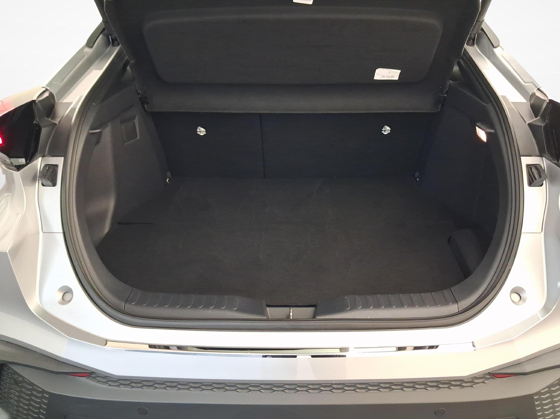 TOYOTA C-HR 2.0 PHEV Trend-image-11
