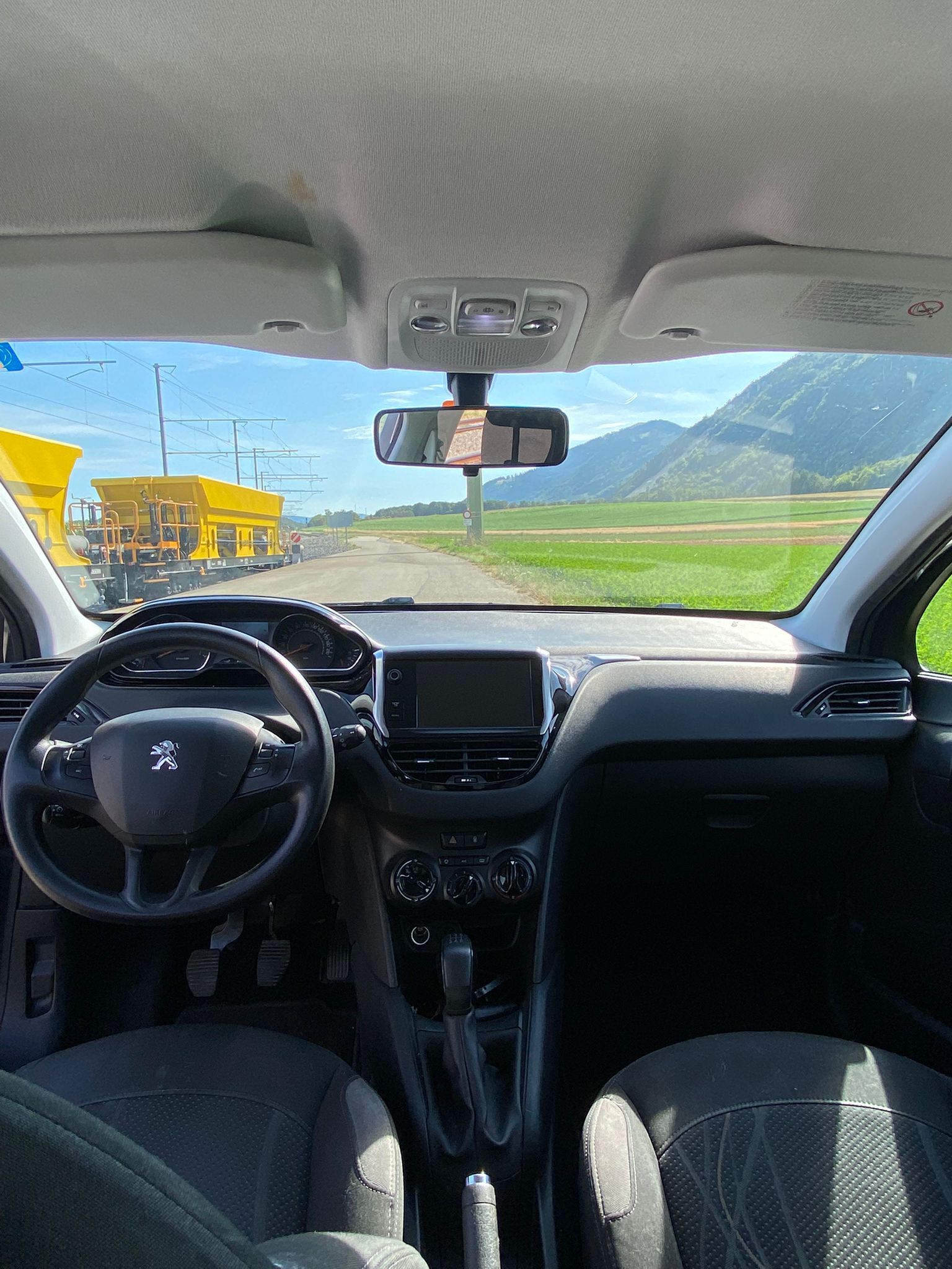 PEUGEOT 1.2 VTi + Attelage-image-4