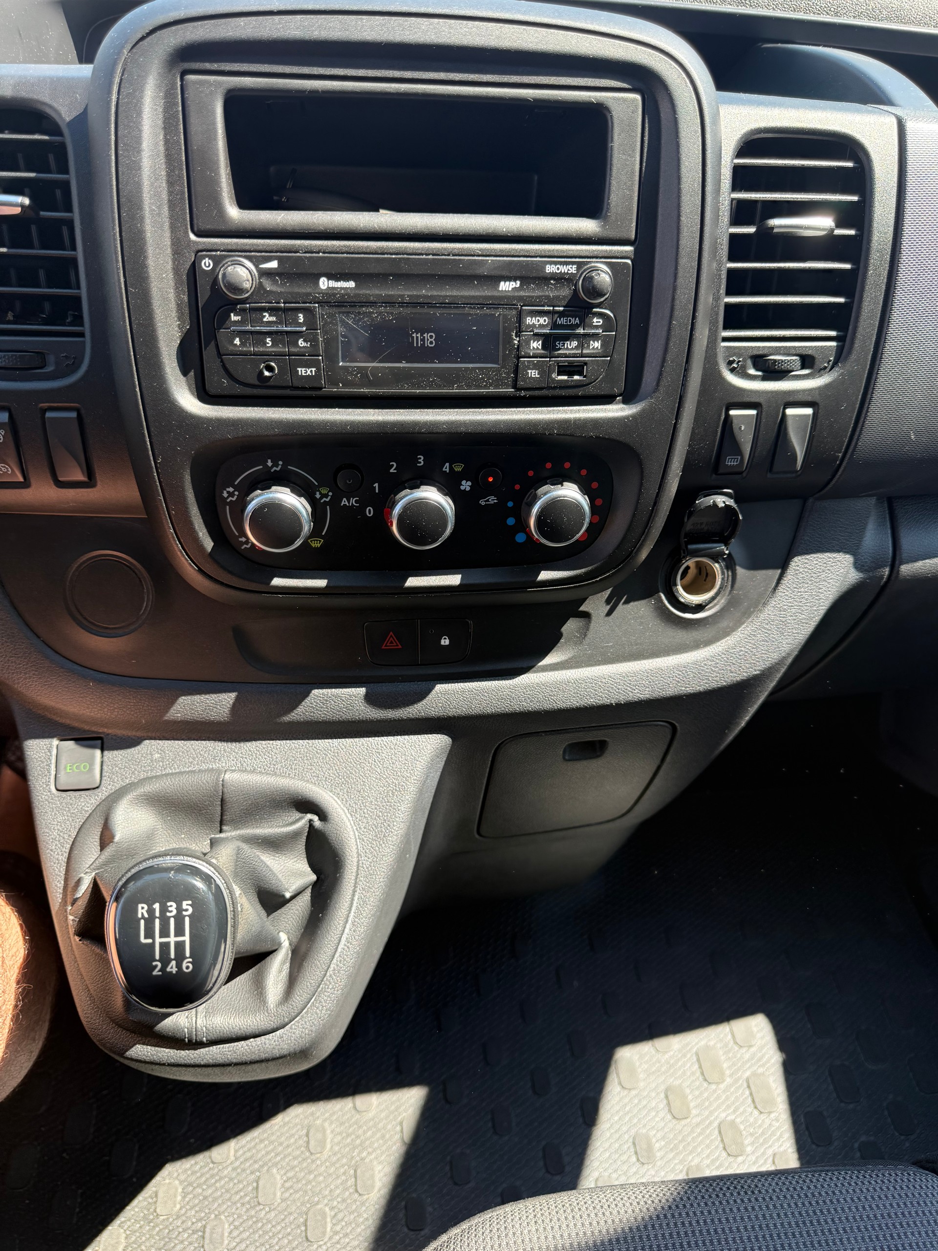 RENAULT Trafic 2.0 dCi 120 3.0t Business L1H1-image-7