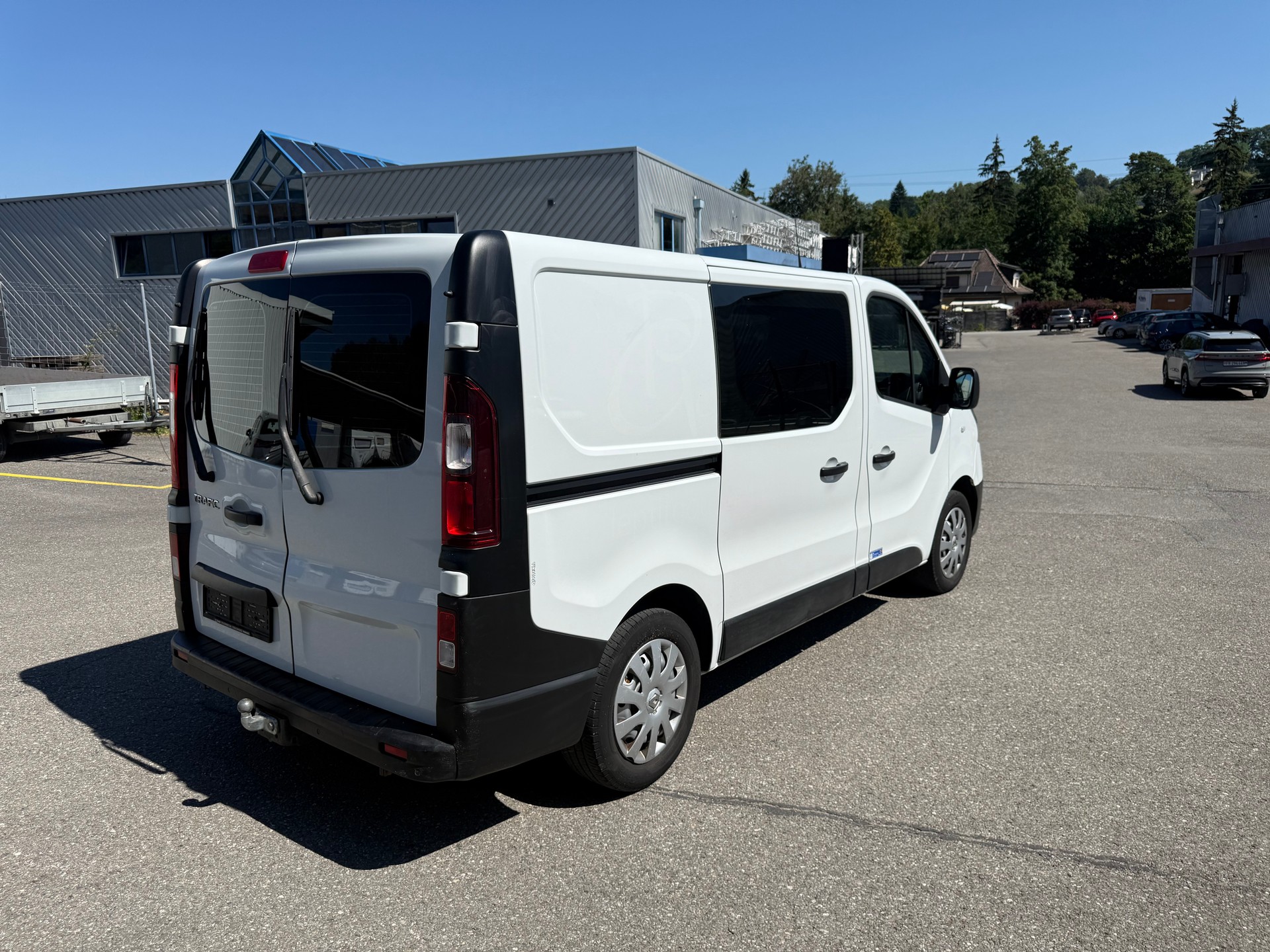 RENAULT Trafic 2.0 dCi 120 3.0t Business L1H1-image-5