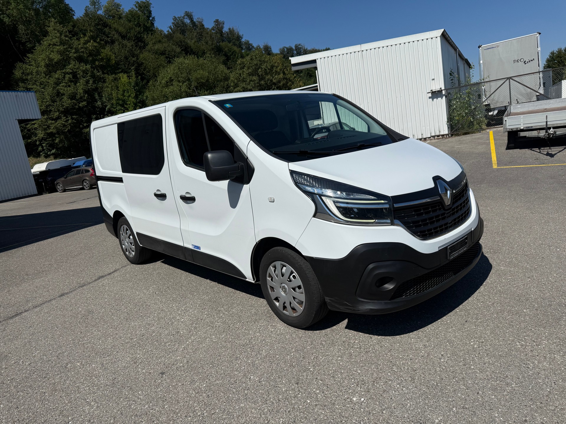 RENAULT Trafic 2.0 dCi 120 3.0t Business L1H1-image-1