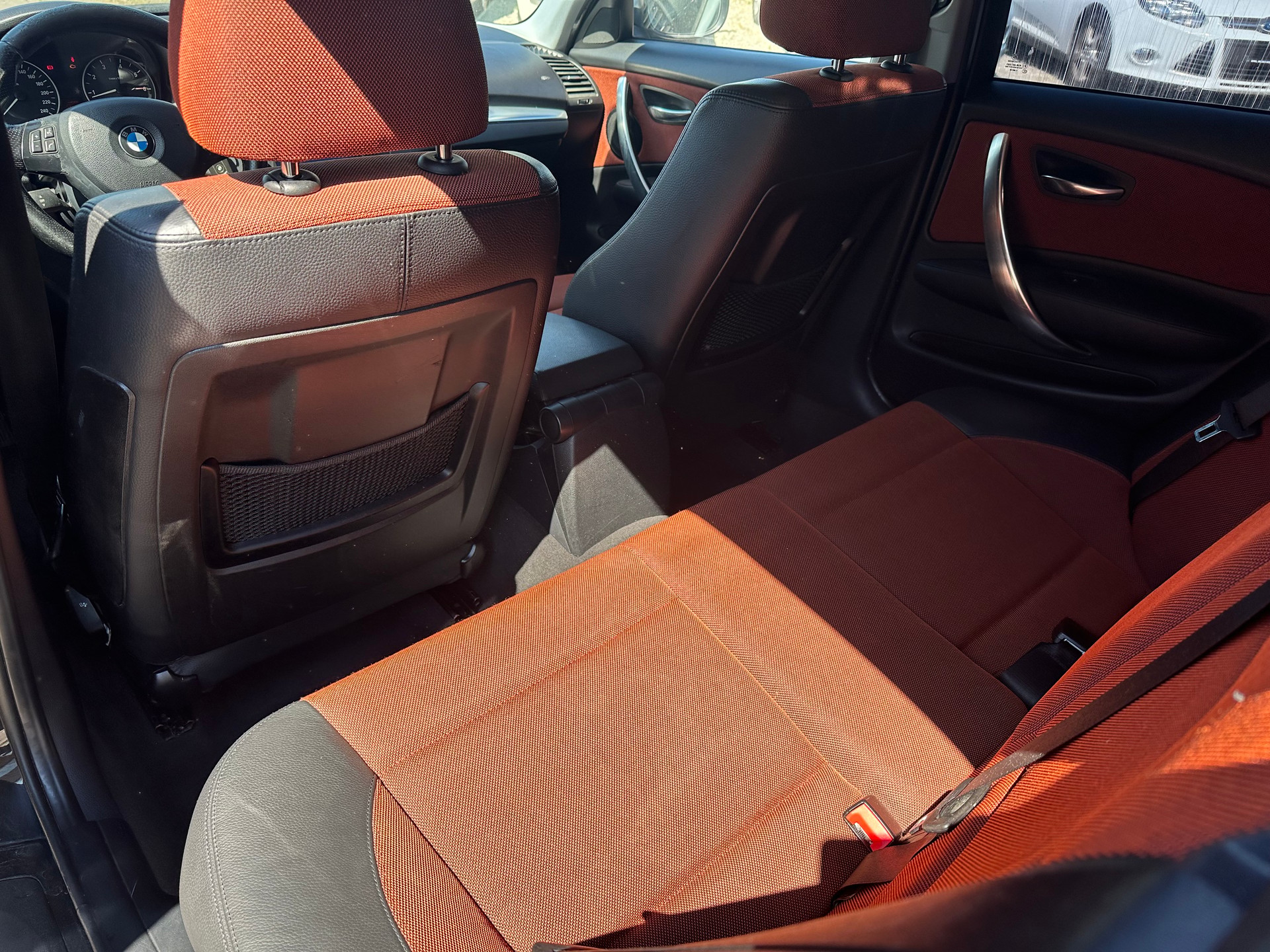 BMW 116i-image-12