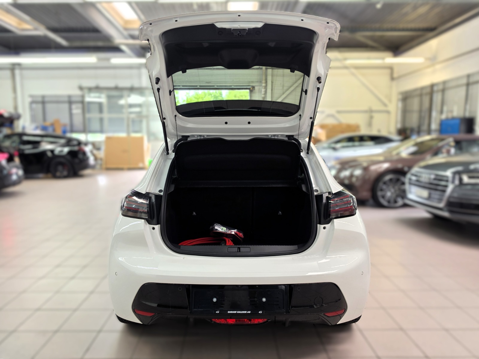 PEUGEOT 208 Elektrik 100 kW Allure-image-15