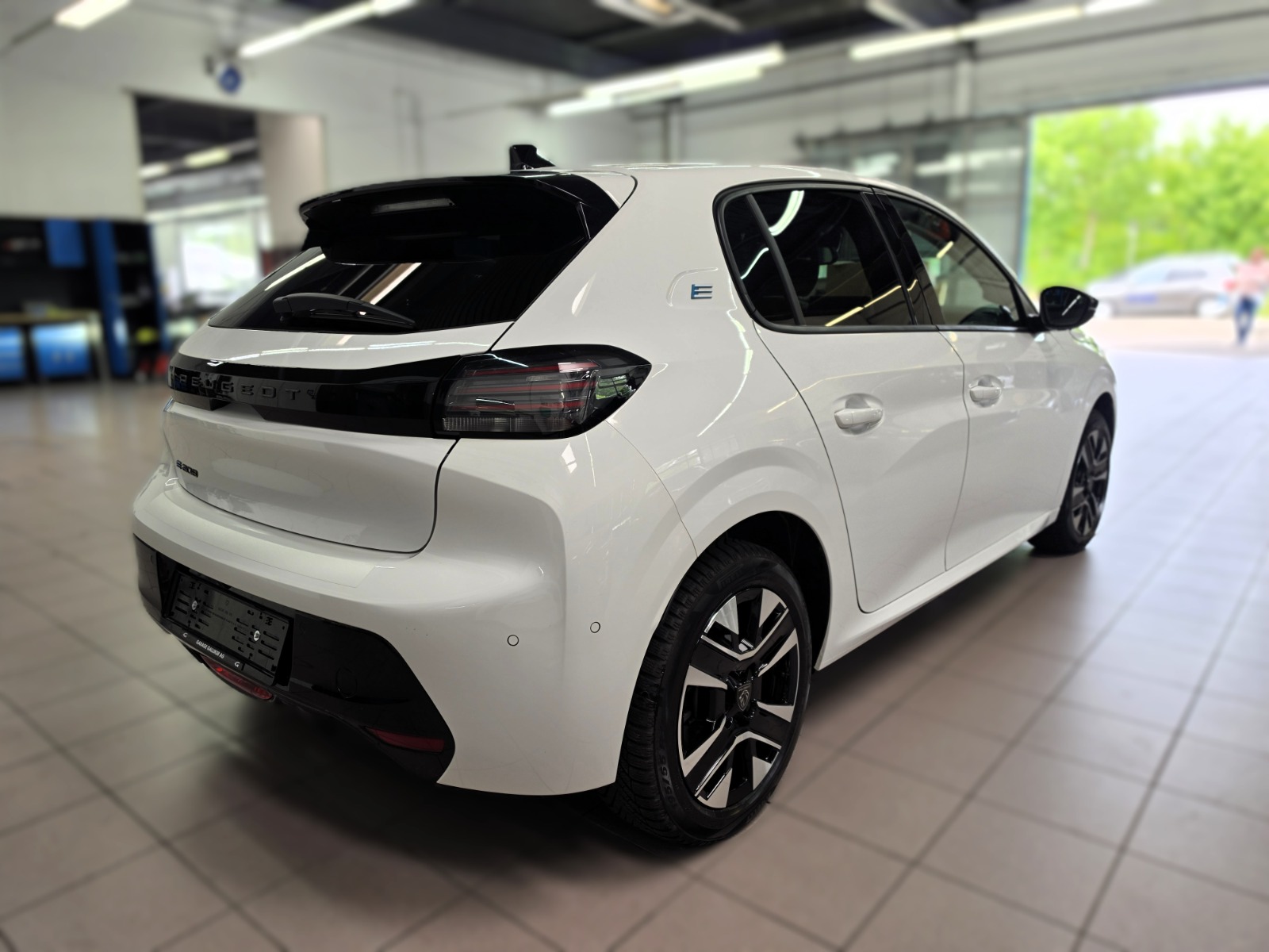 PEUGEOT 208 Elektrik 100 kW Allure-image-5