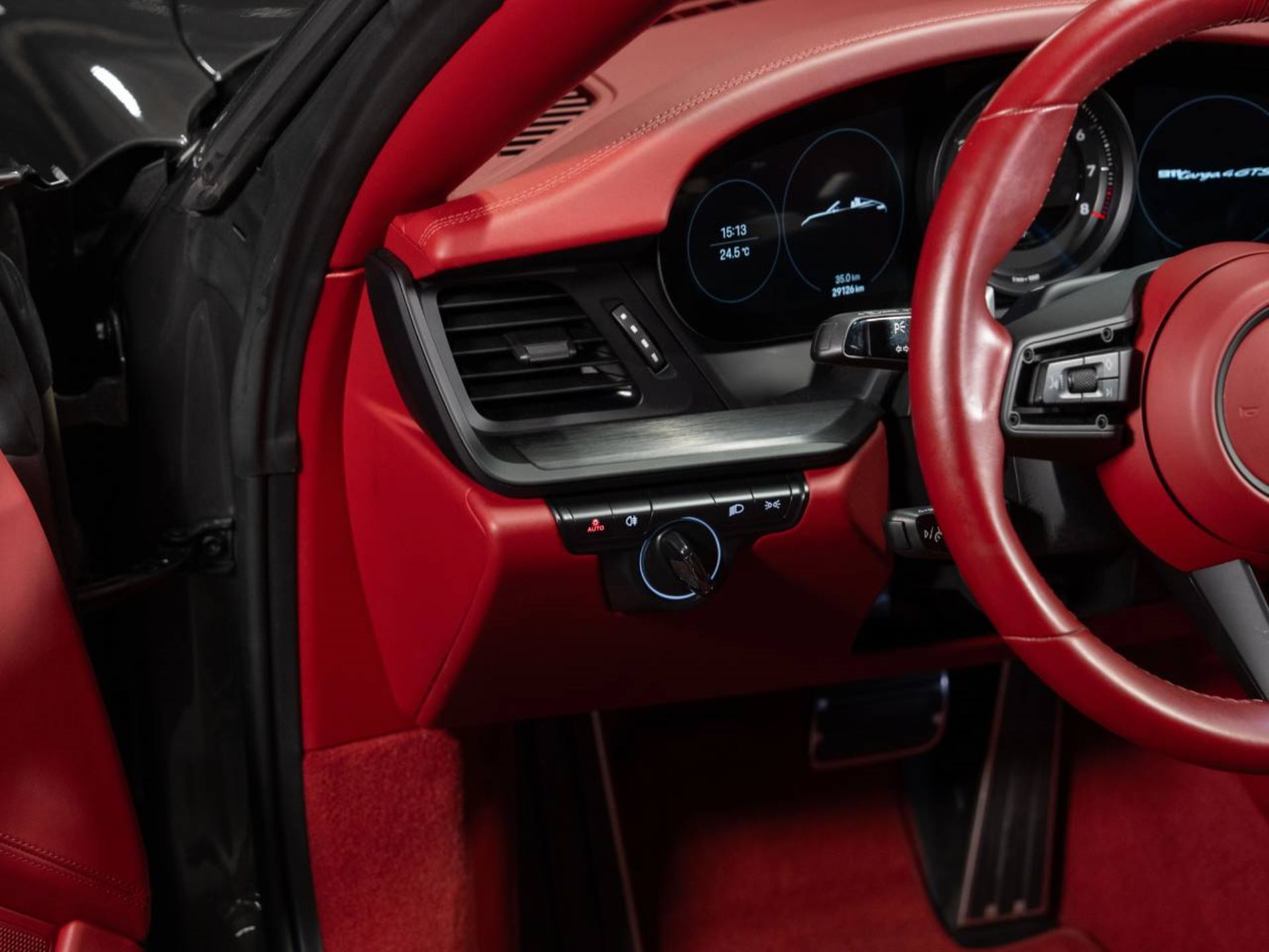 PORSCHE 911 Targa 4 GTS (MY22)-image-15