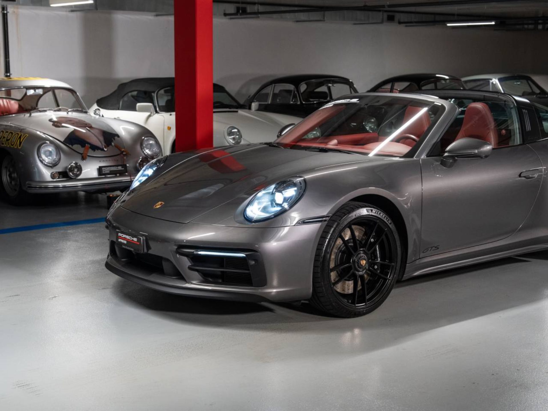 PORSCHE 911 Targa 4 GTS (MY22)-image-25