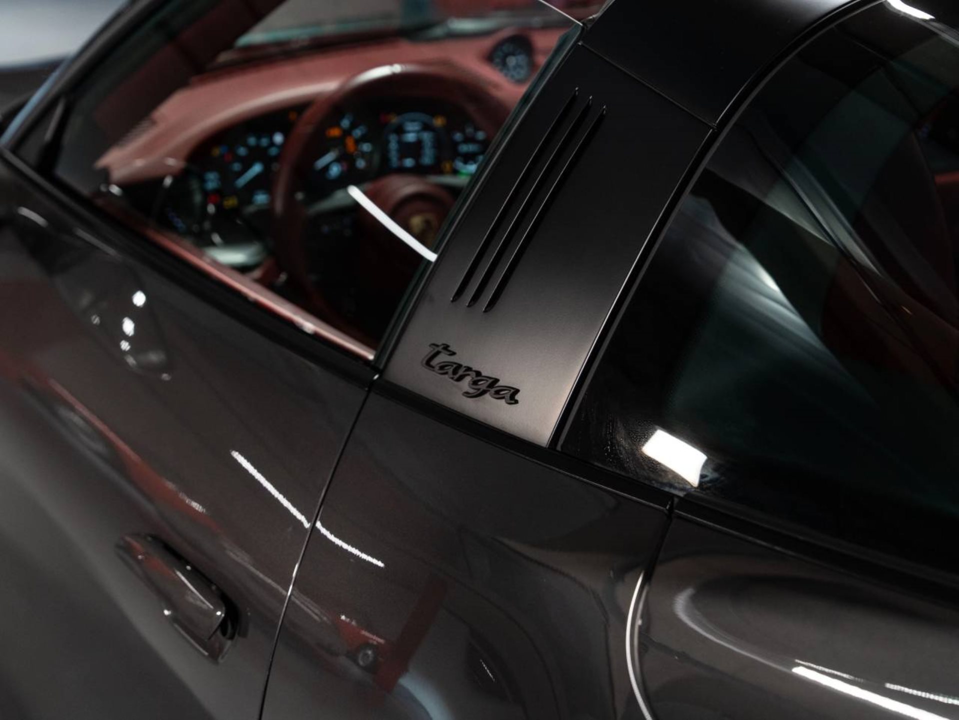 PORSCHE 911 Targa 4 GTS (MY22)-image-22