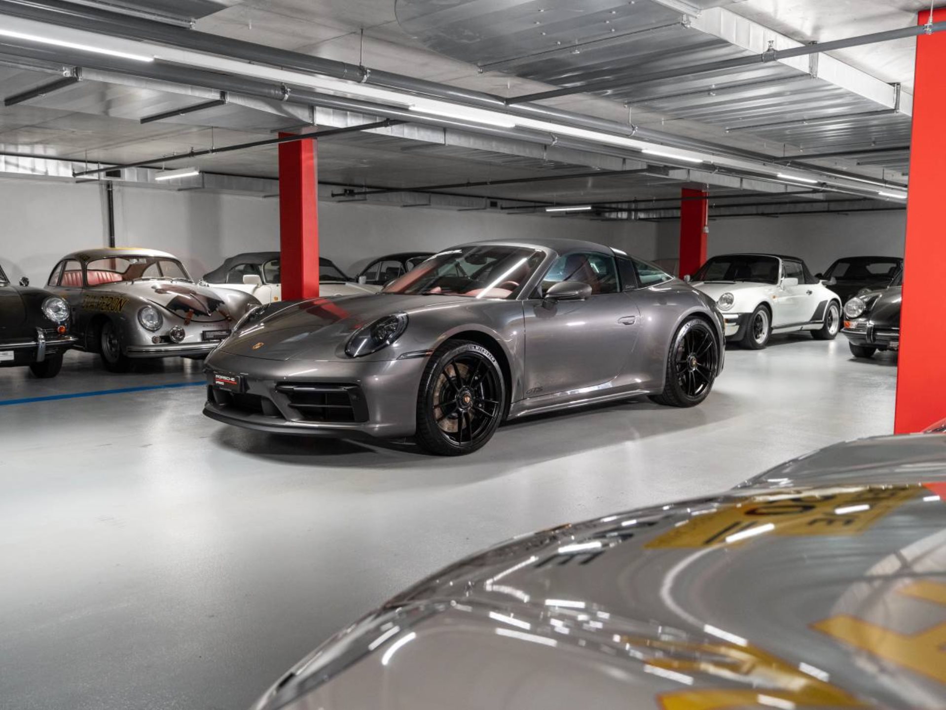 PORSCHE 911 Targa 4 GTS (MY22)-image-5