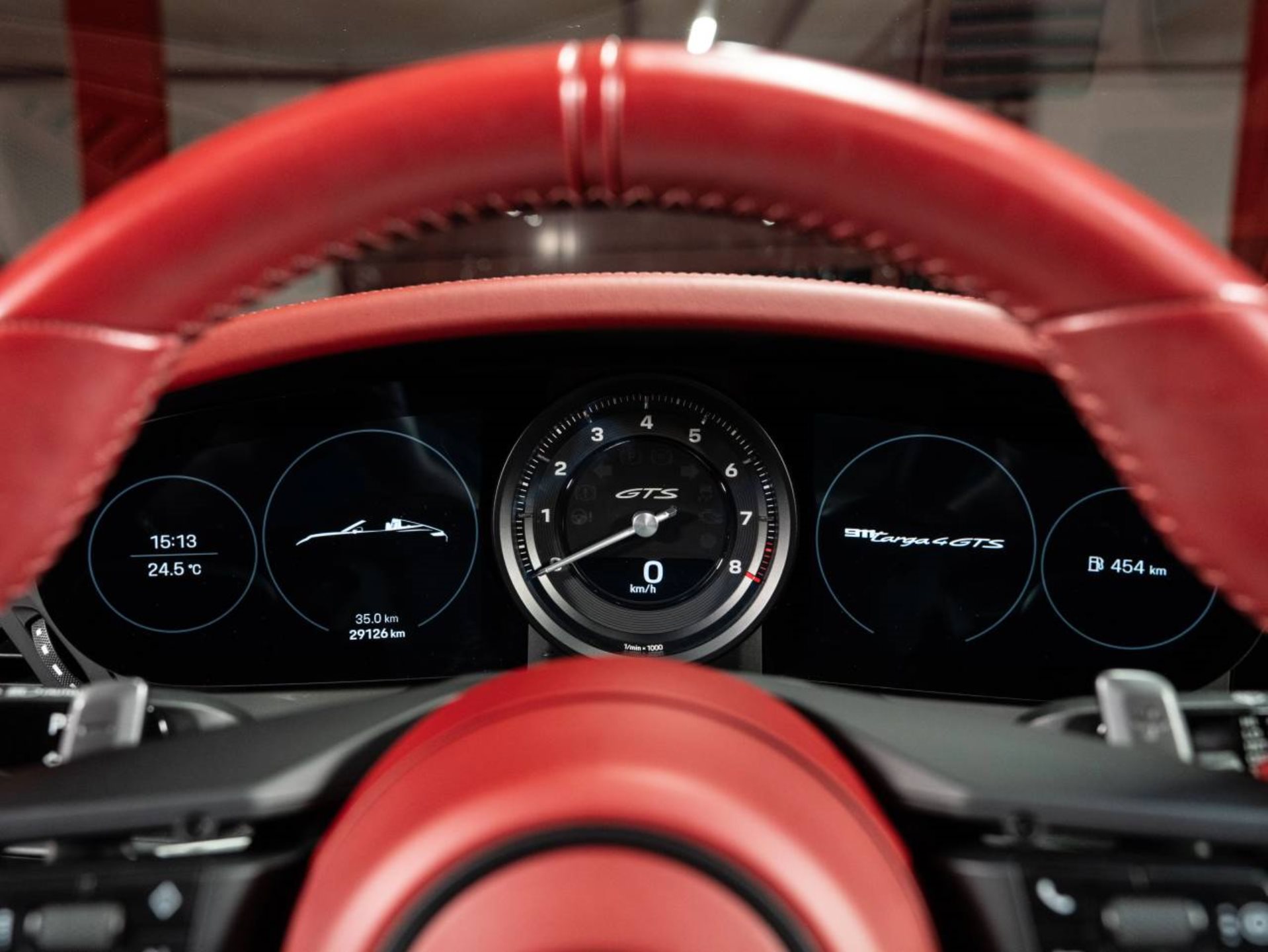 PORSCHE 911 Targa 4 GTS (MY22)-image-12