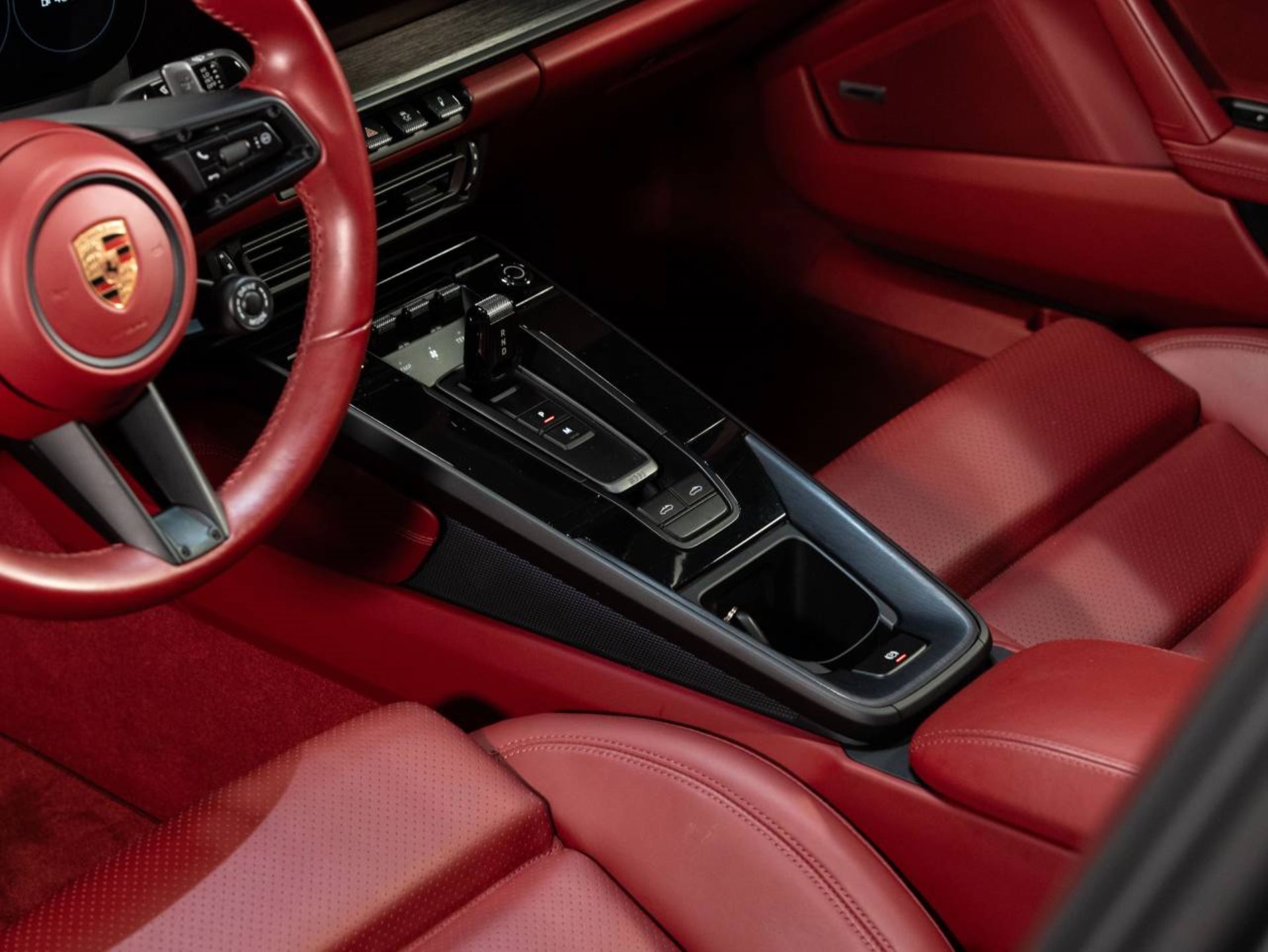 PORSCHE 911 Targa 4 GTS (MY22)-image-16