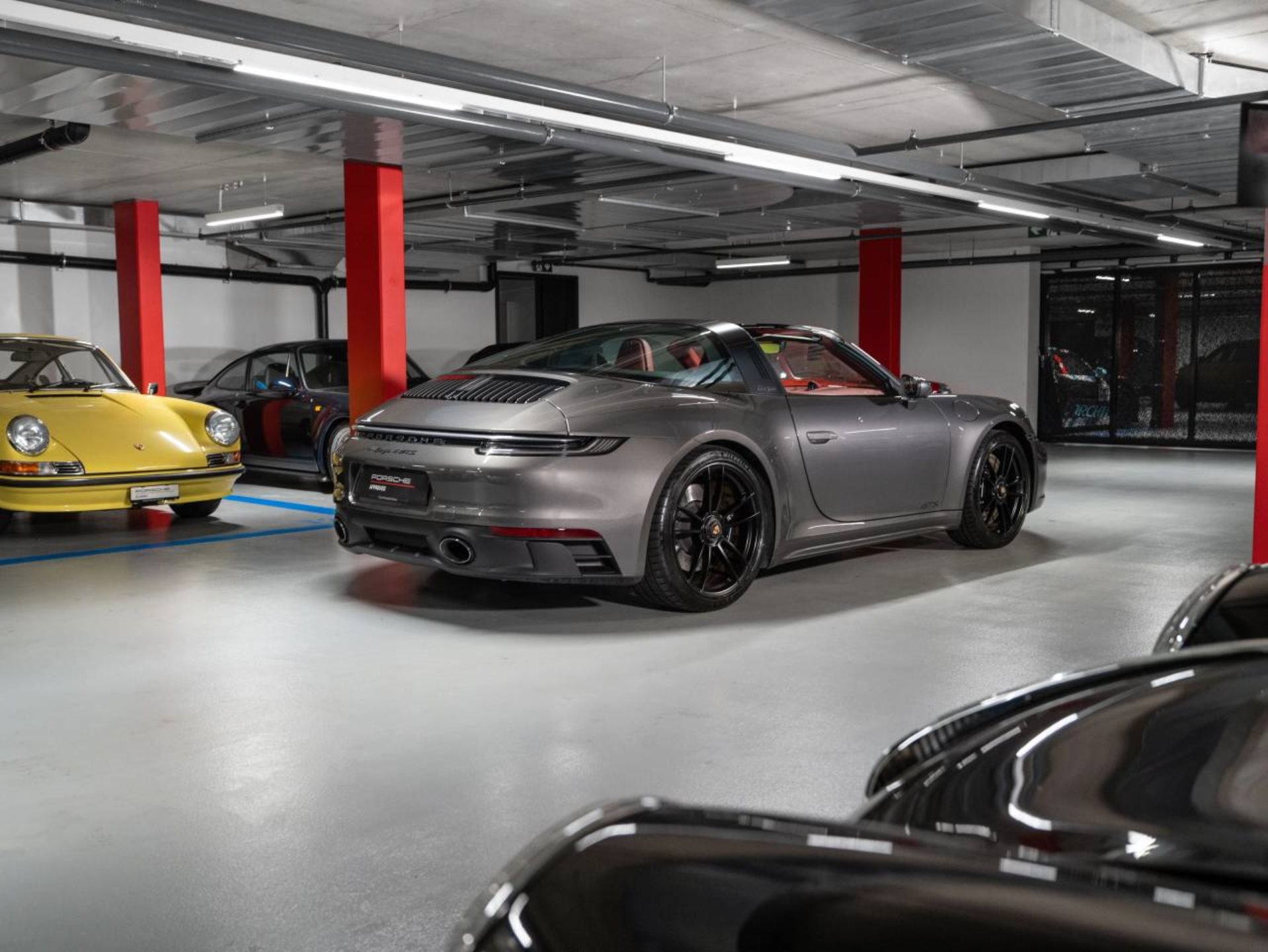 PORSCHE 911 Targa 4 GTS (MY22)-image-9