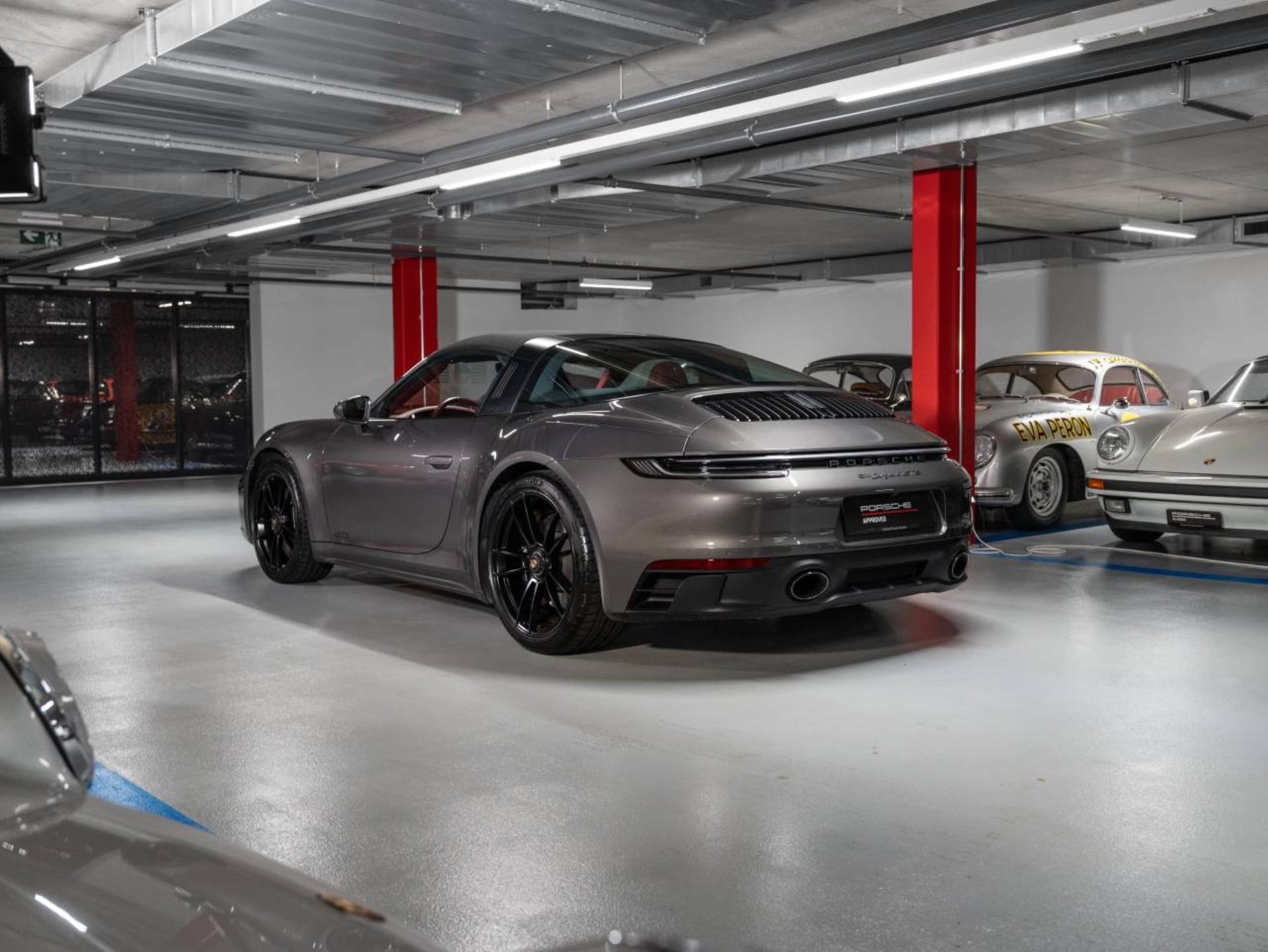 PORSCHE 911 Targa 4 GTS (MY22)-image-7