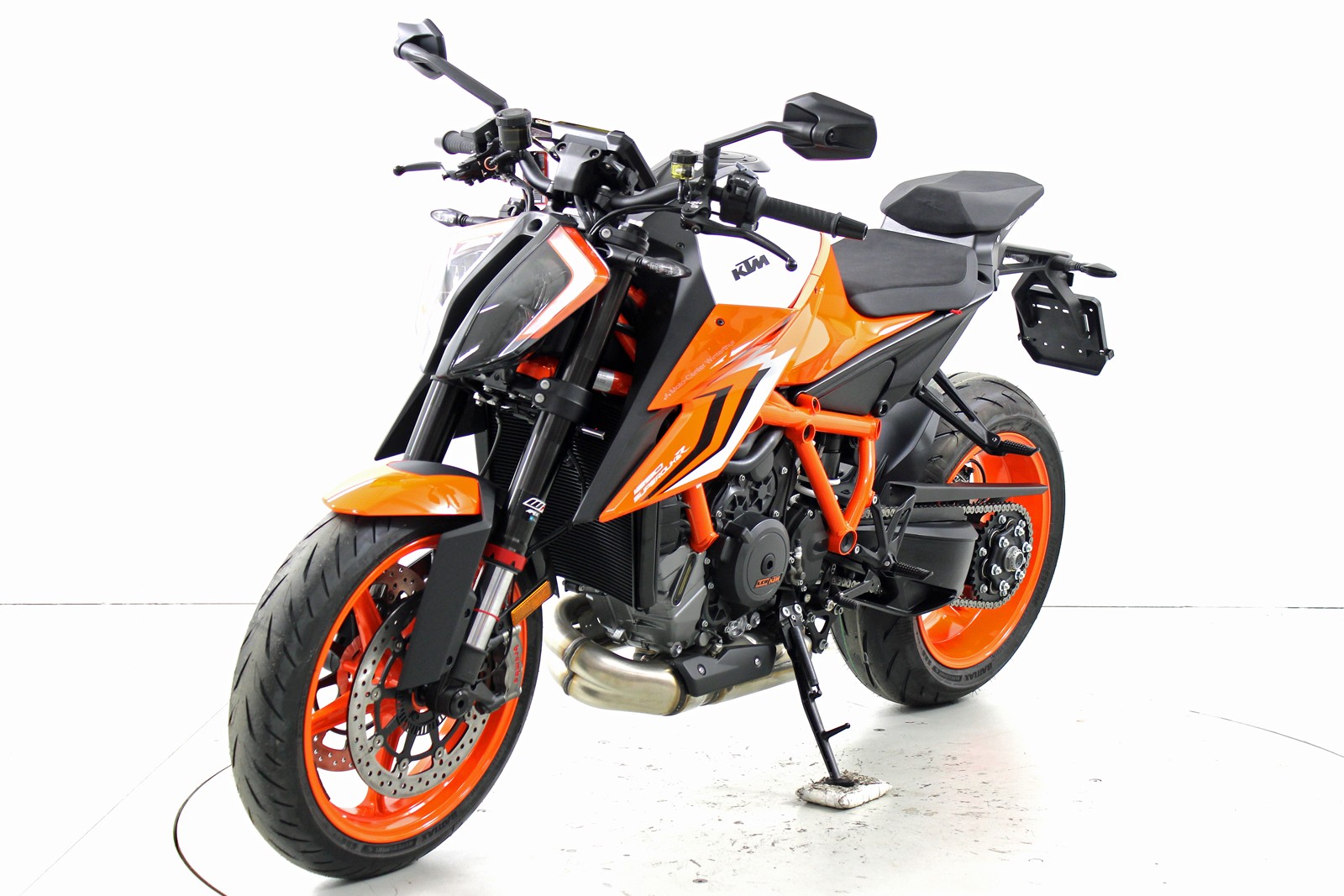 KTM 1290 Super Duke-showroom-element-2