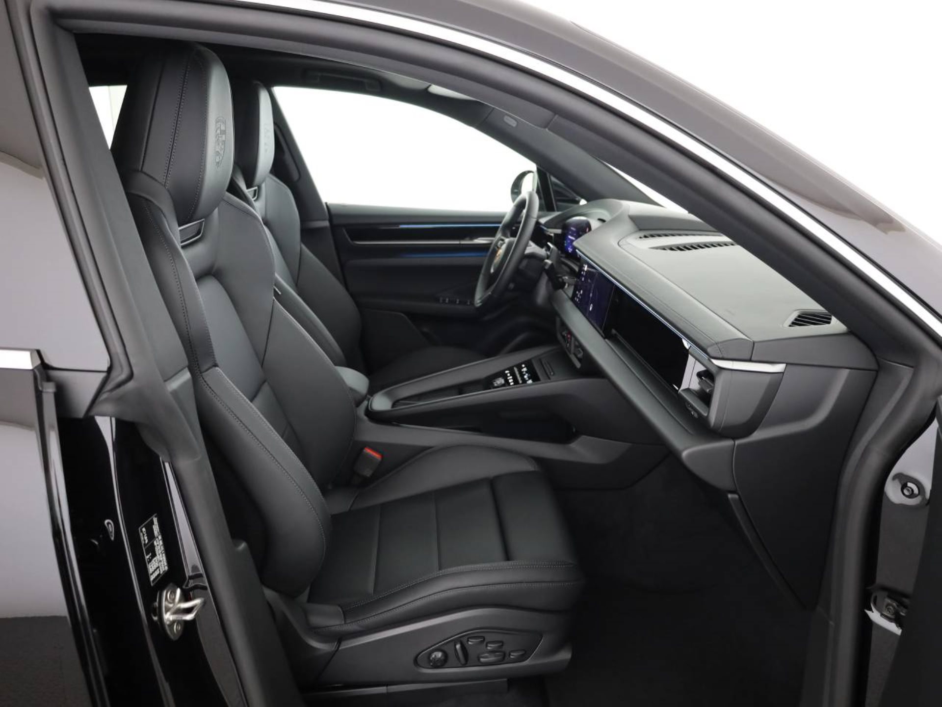 PORSCHE Macan 4S-image-14