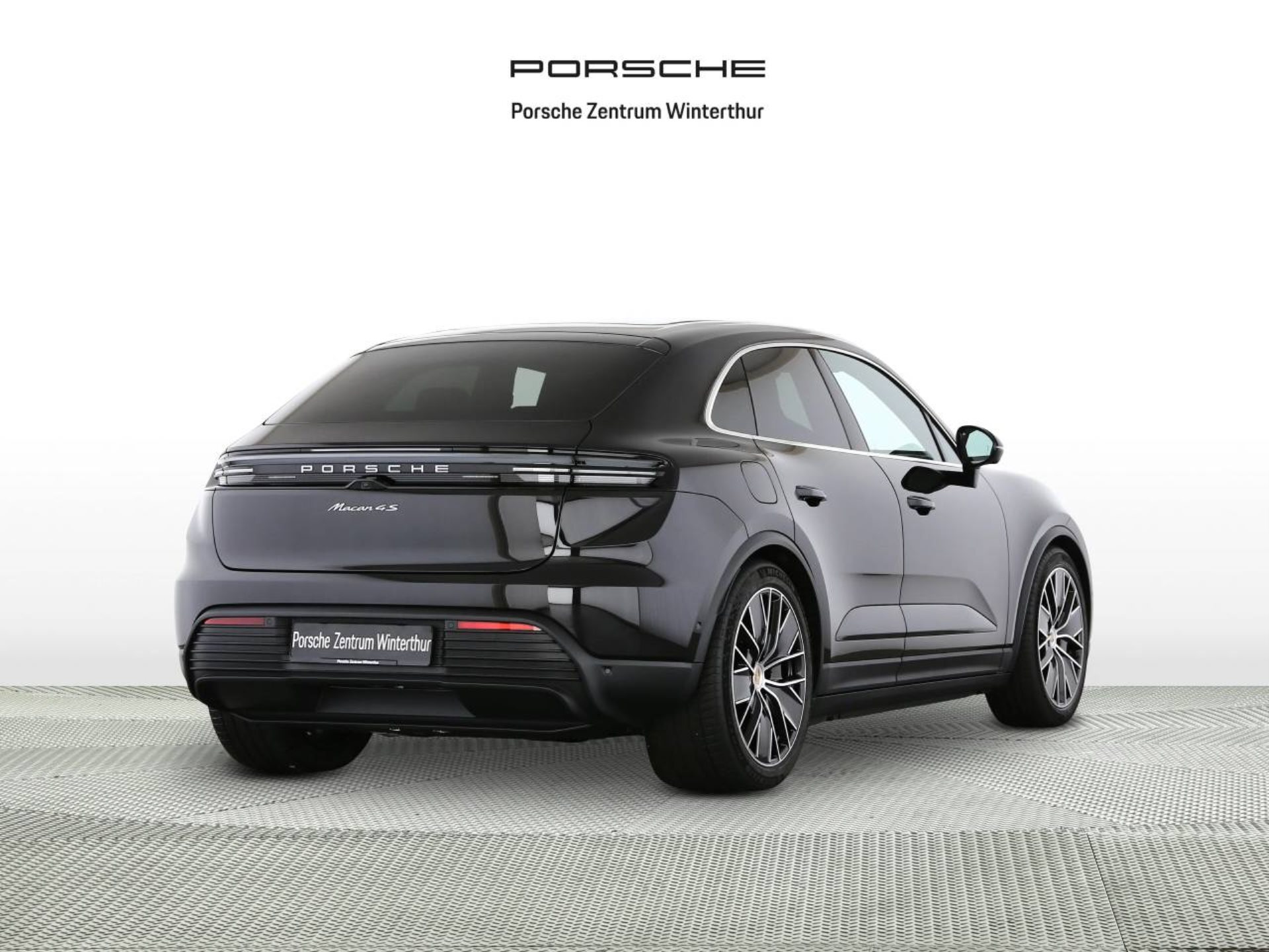 PORSCHE Macan 4S-image-2