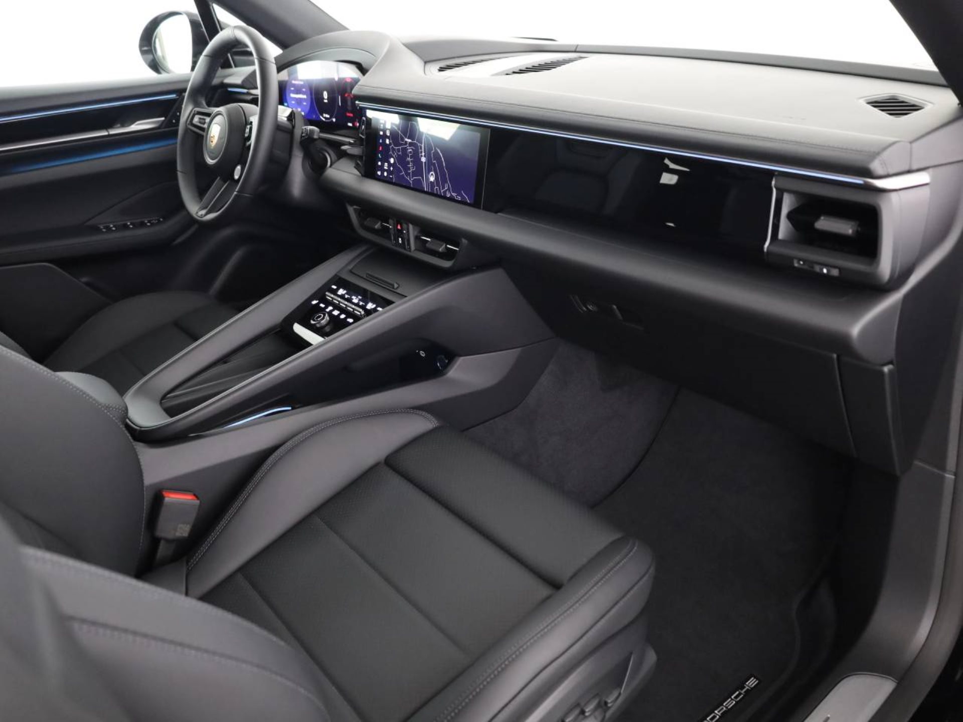 PORSCHE Macan 4S-image-13