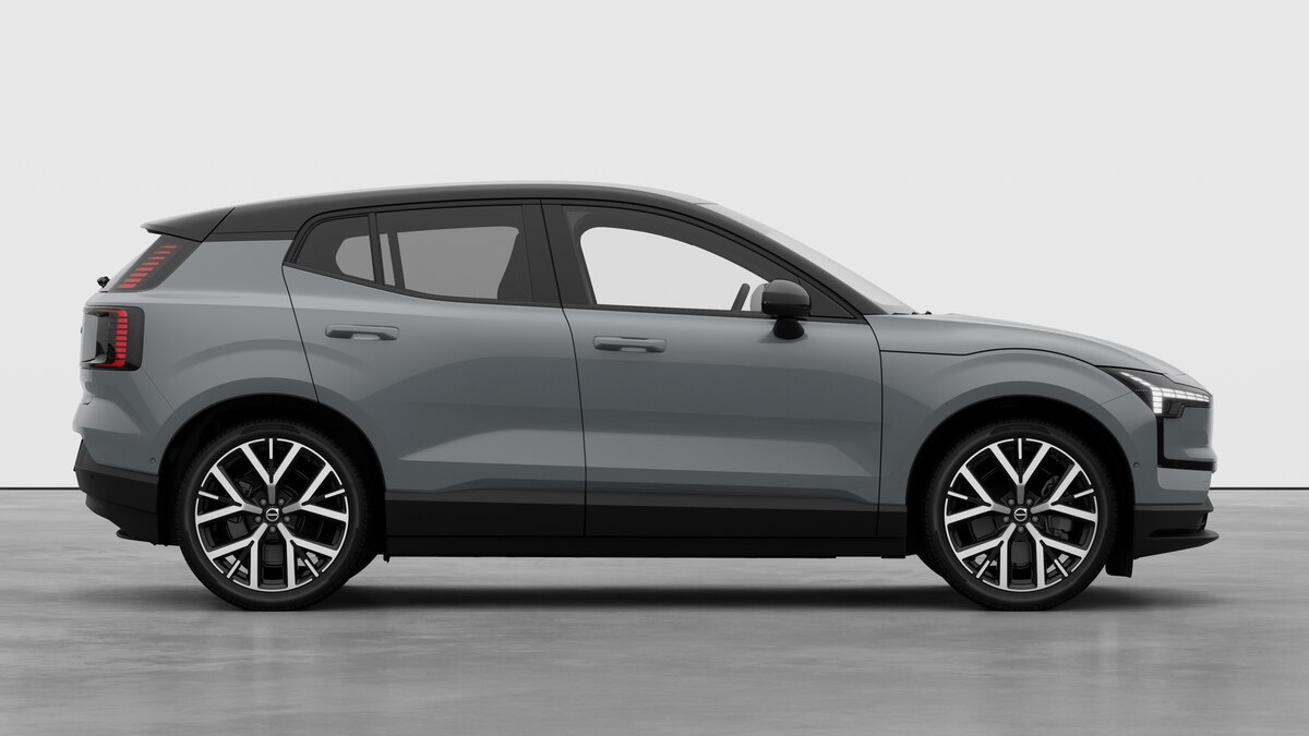 VOLVO EX 30 E60 Twin Ultra Performance Sw. Black Ed. AWD-image-3