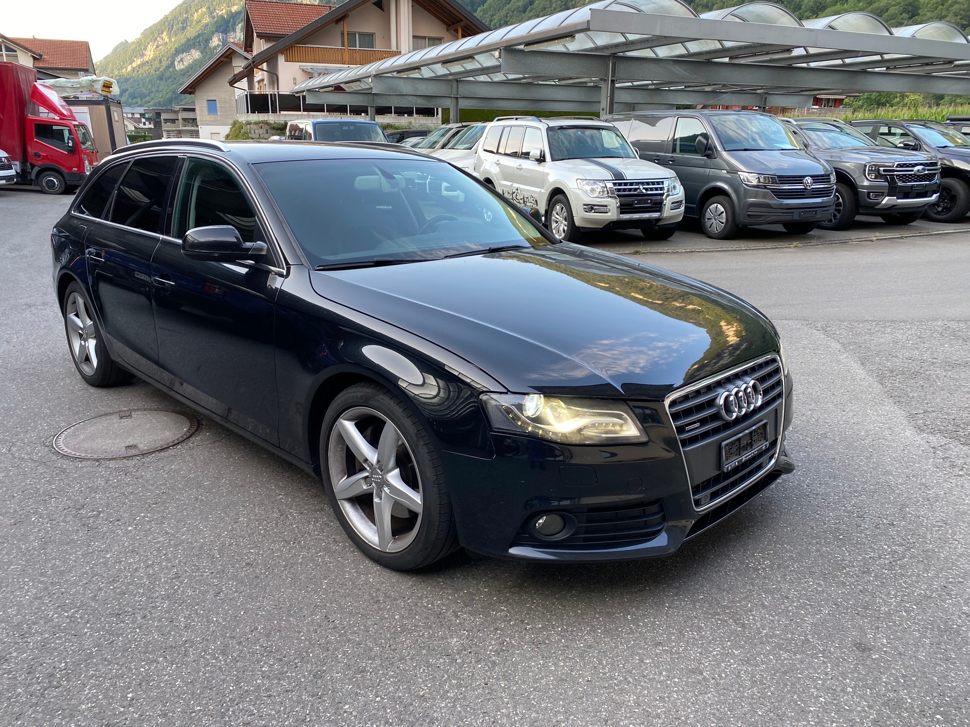 AUDI A4 Avant 2.0 TFSI quattro S-tronic-image-11