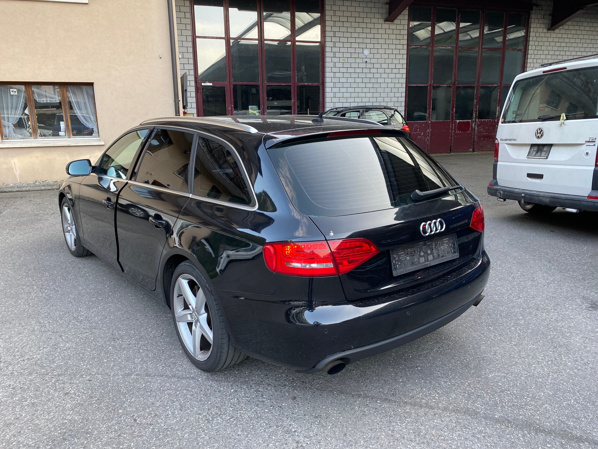 AUDI A4 Avant 2.0 TFSI quattro S-tronic-image-10