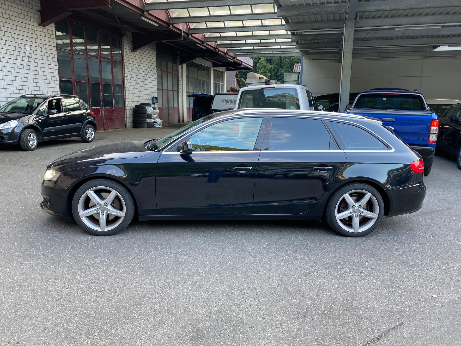 AUDI A4 Avant 2.0 TFSI quattro S-tronic-image-0