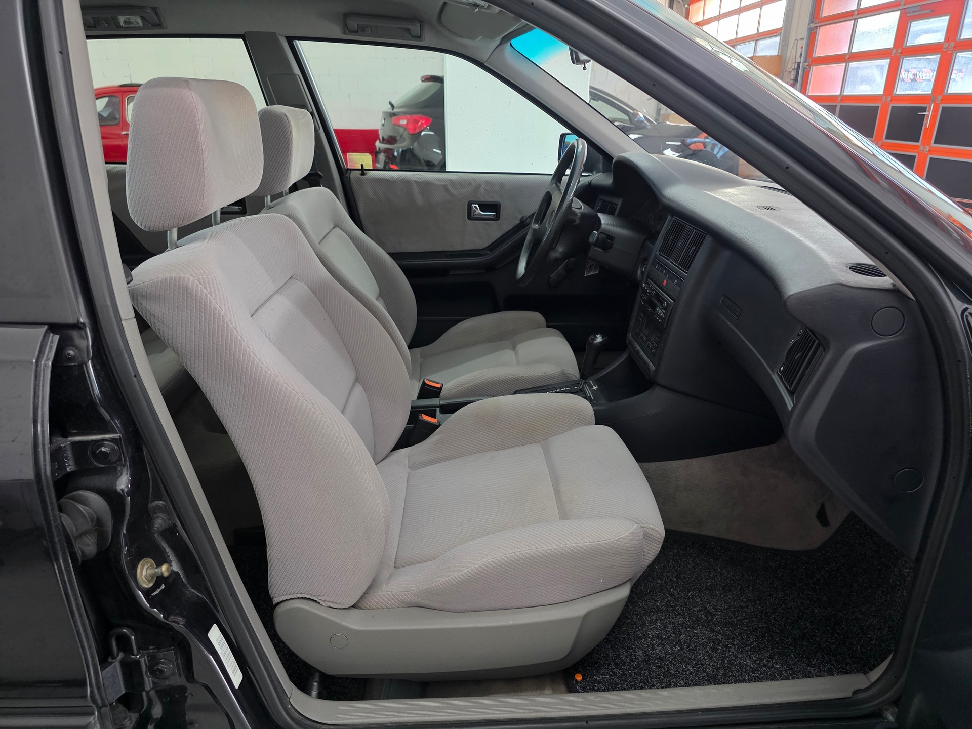 AUDI 80 2.0 E-image-9