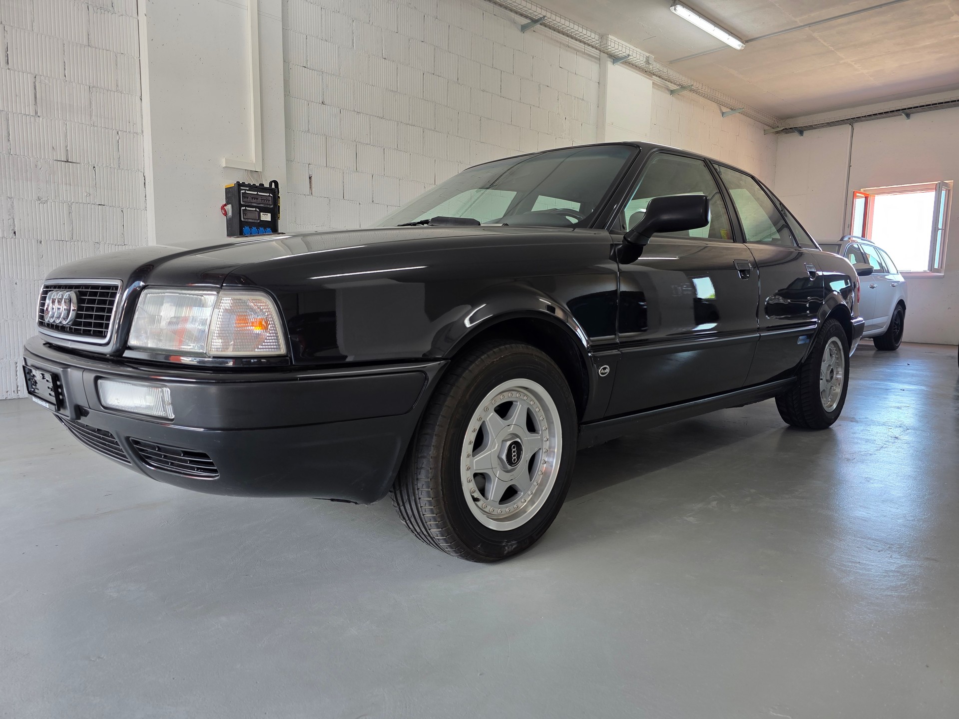 AUDI 80 2.0 E-image-5