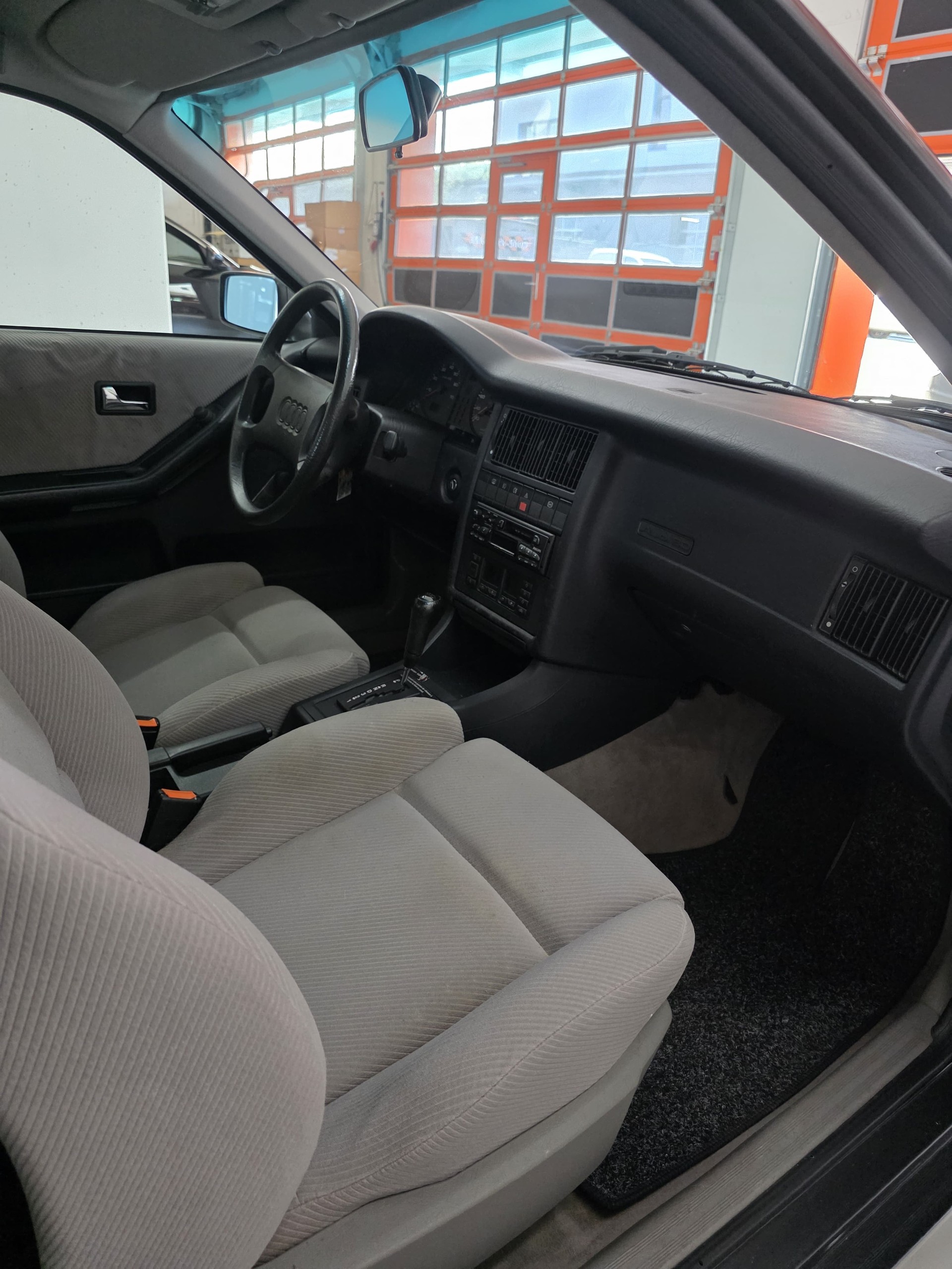 AUDI 80 2.0 E-image-7