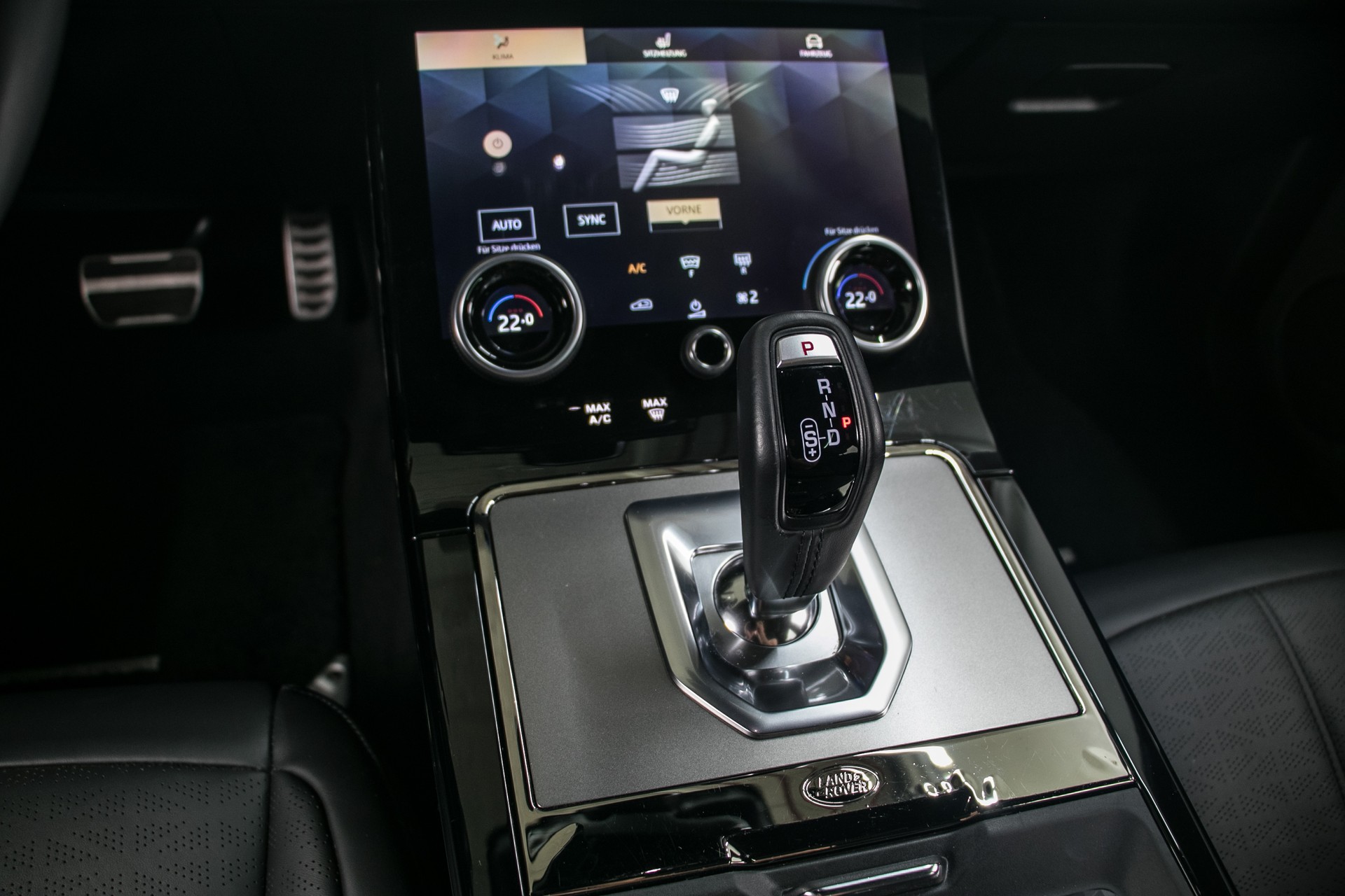 LAND ROVER Range Rover Evoque R-Dynamic P 250 HSE AT9-image-8