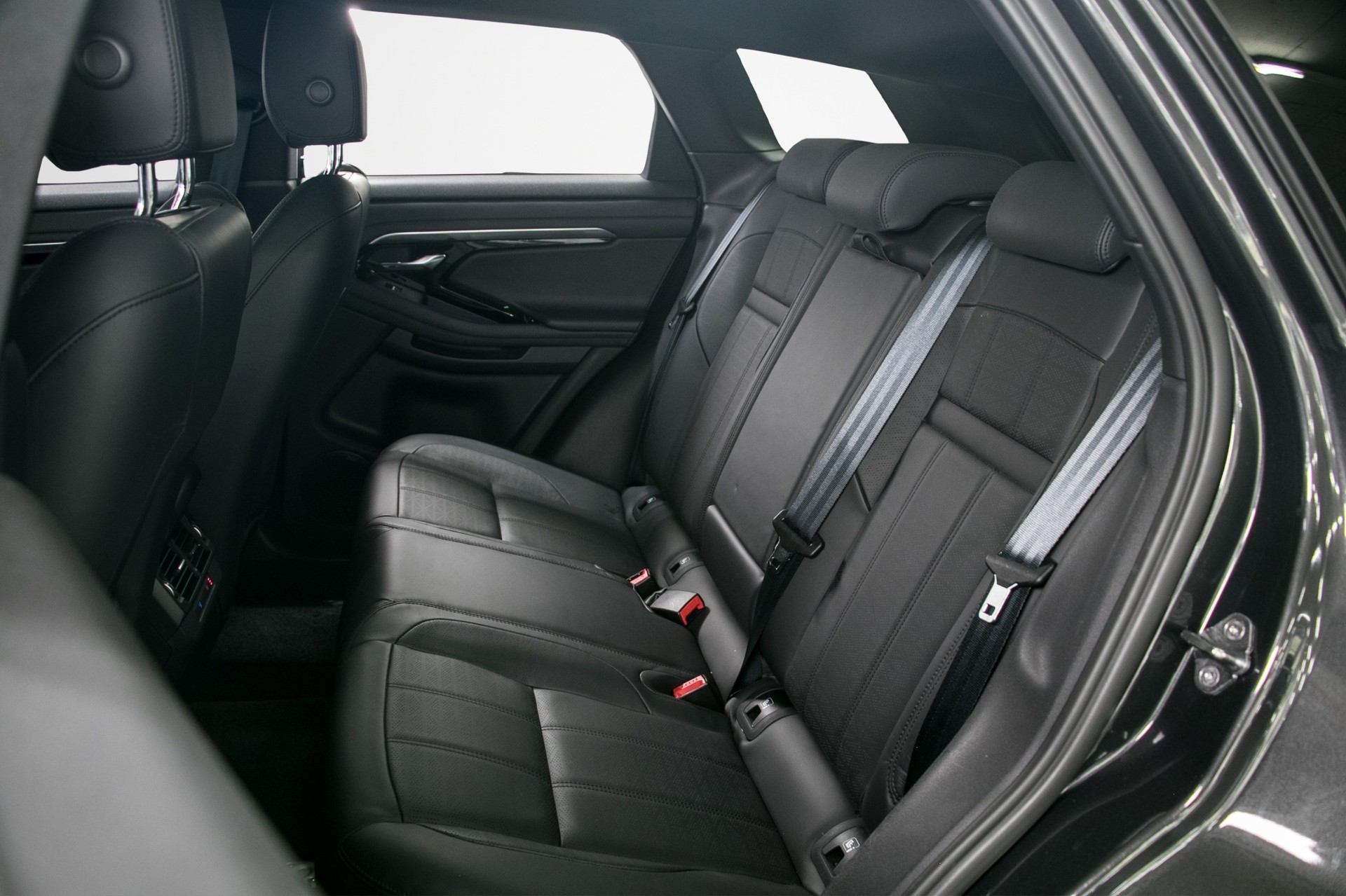 LAND ROVER Range Rover Evoque R-Dynamic P 250 HSE AT9-image-13