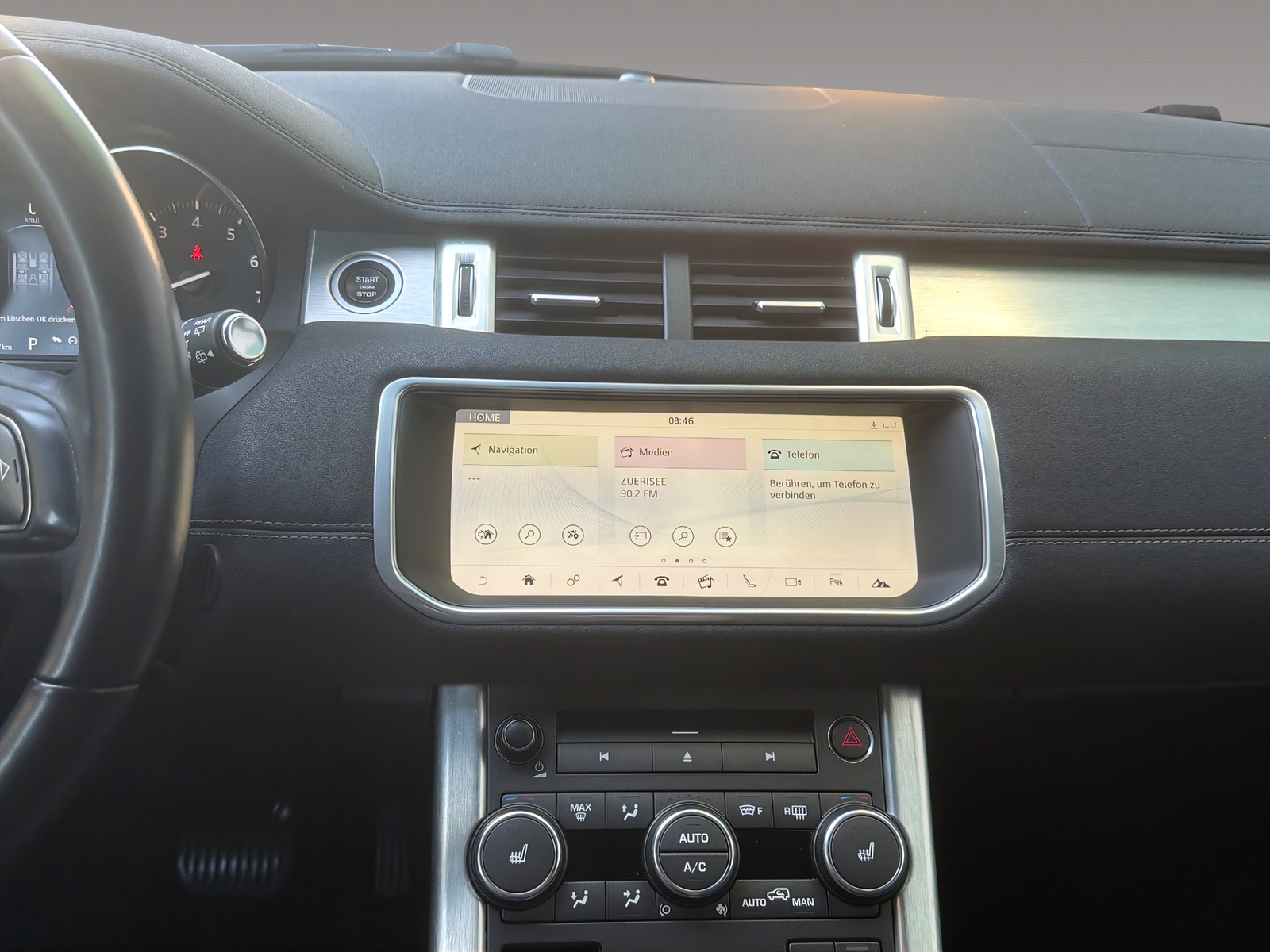 LAND ROVER Range Rover Evoque 2.0 Si4 SE Dynamic-image-12