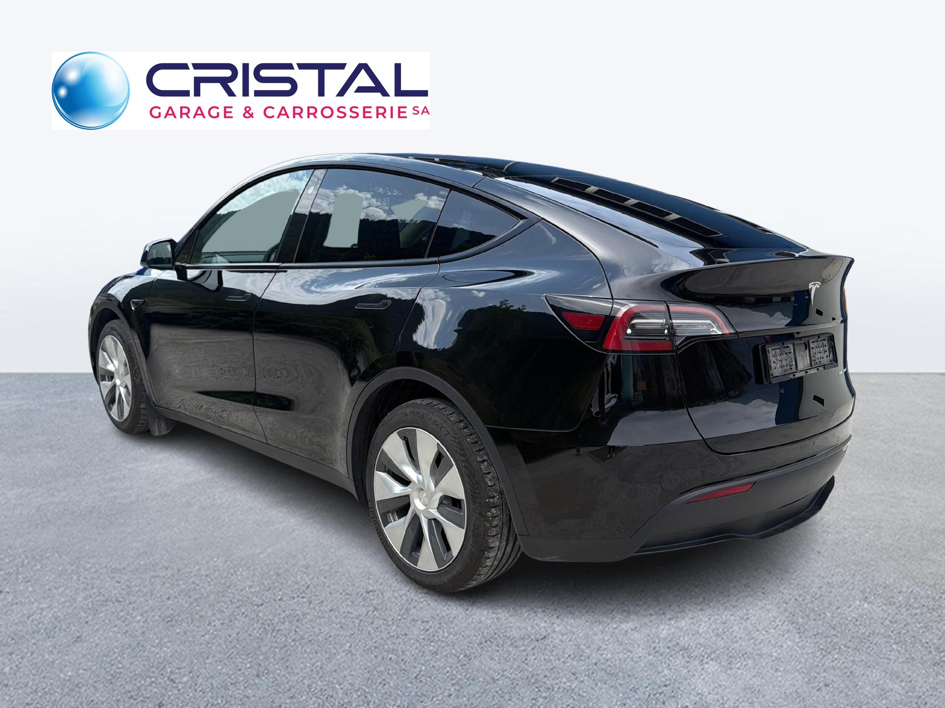 TESLA Model Y Long Range AWD-image-2