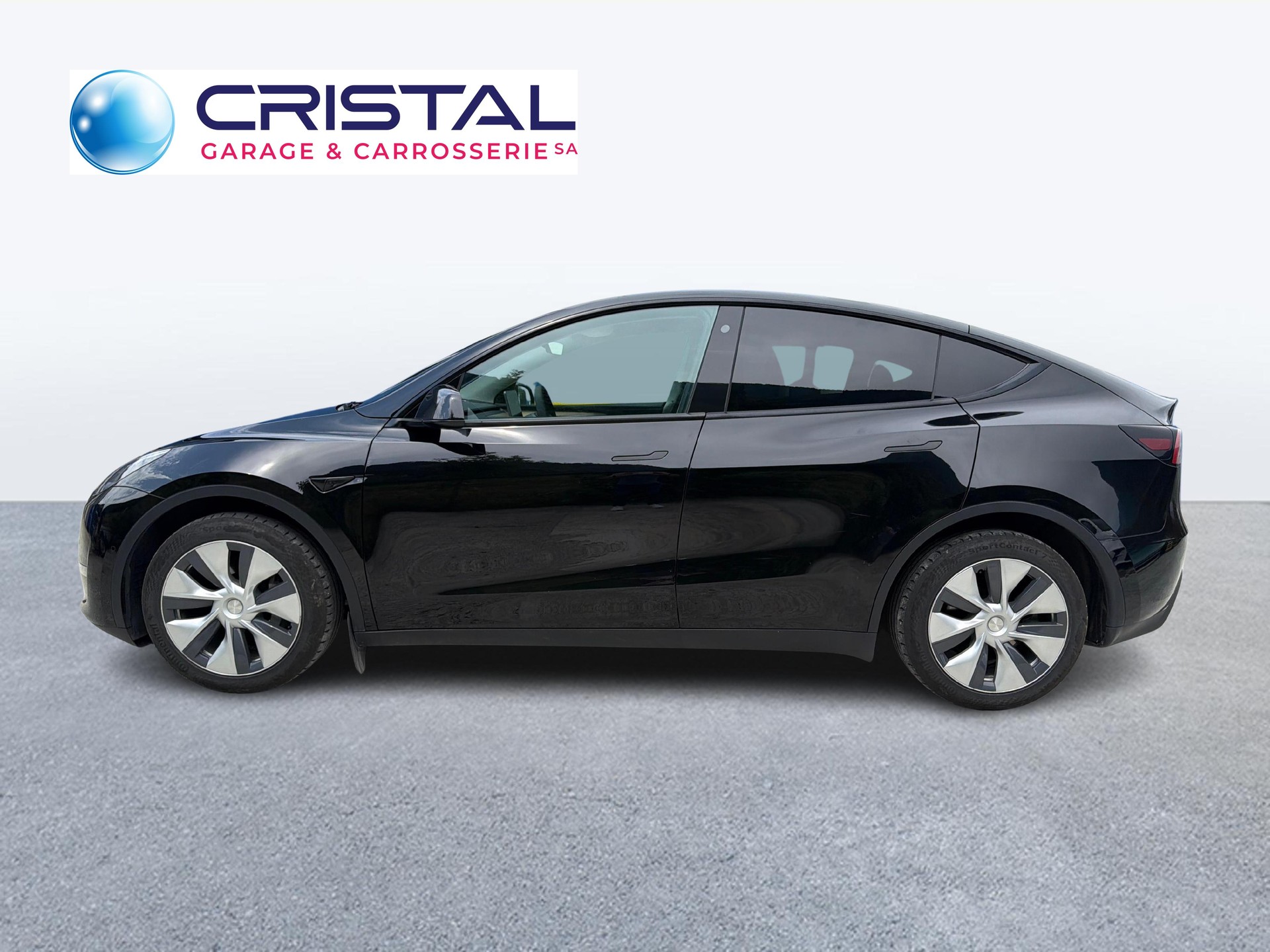 TESLA Model Y Long Range AWD-image-1