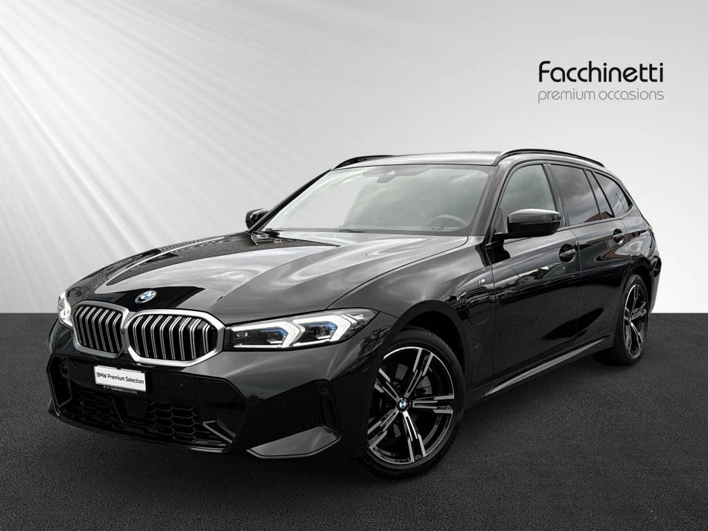 BMW 330e x DriveTouring Steptronic M Sport-image-1