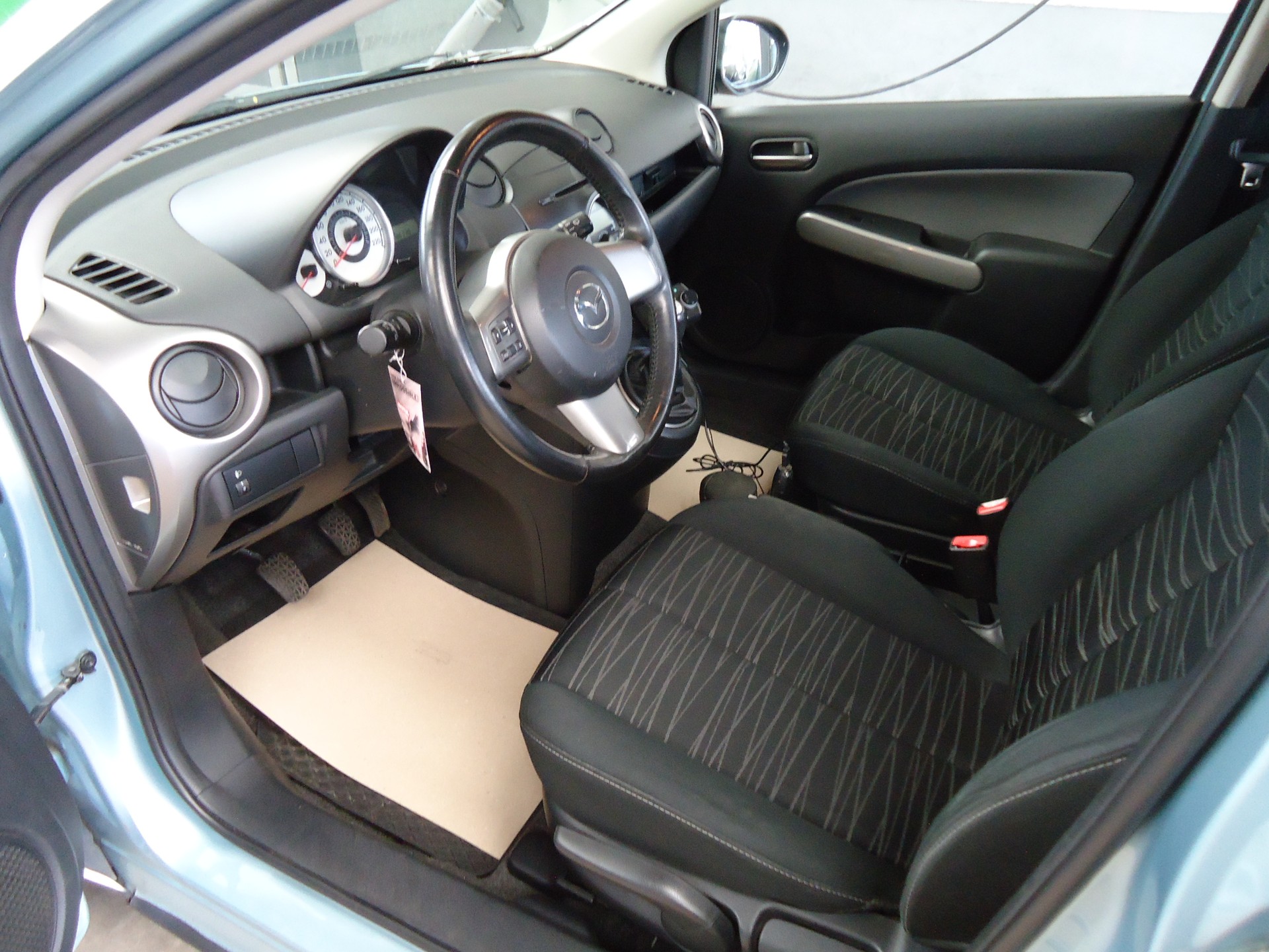MAZDA 2 1.3i 16V Exclusive-image-4