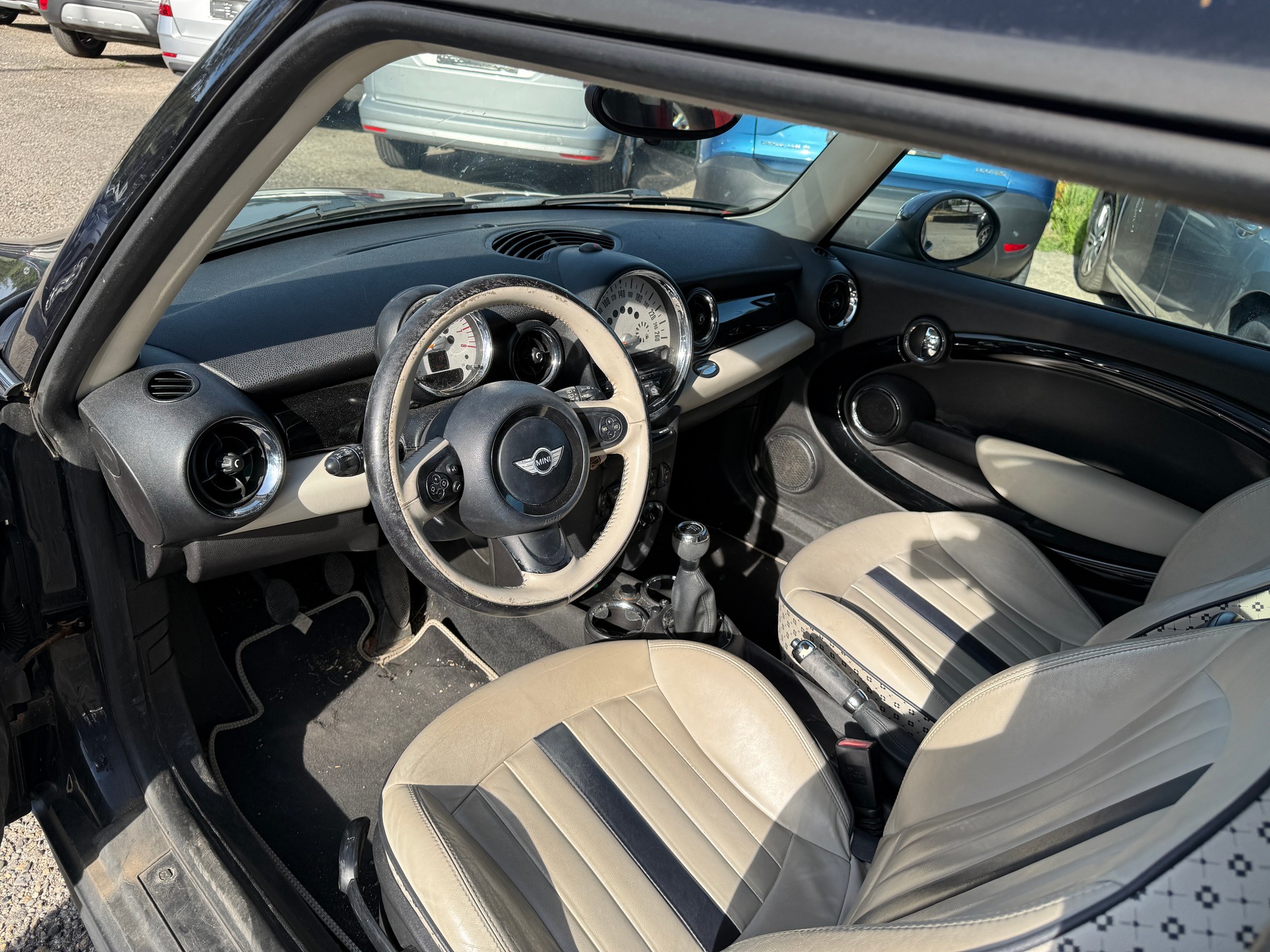 MINI Cooper-image-9