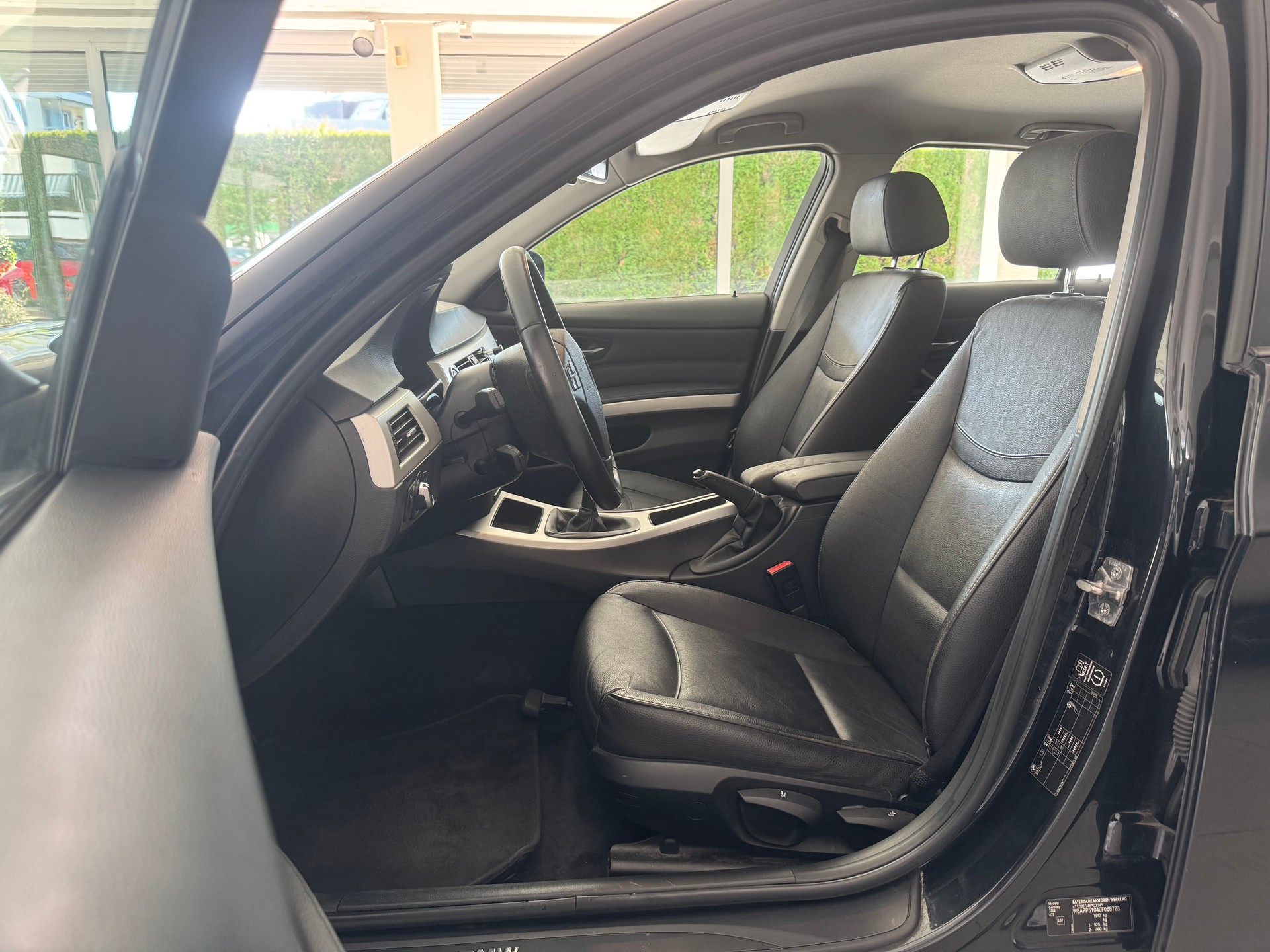 BMW 320d-image-9