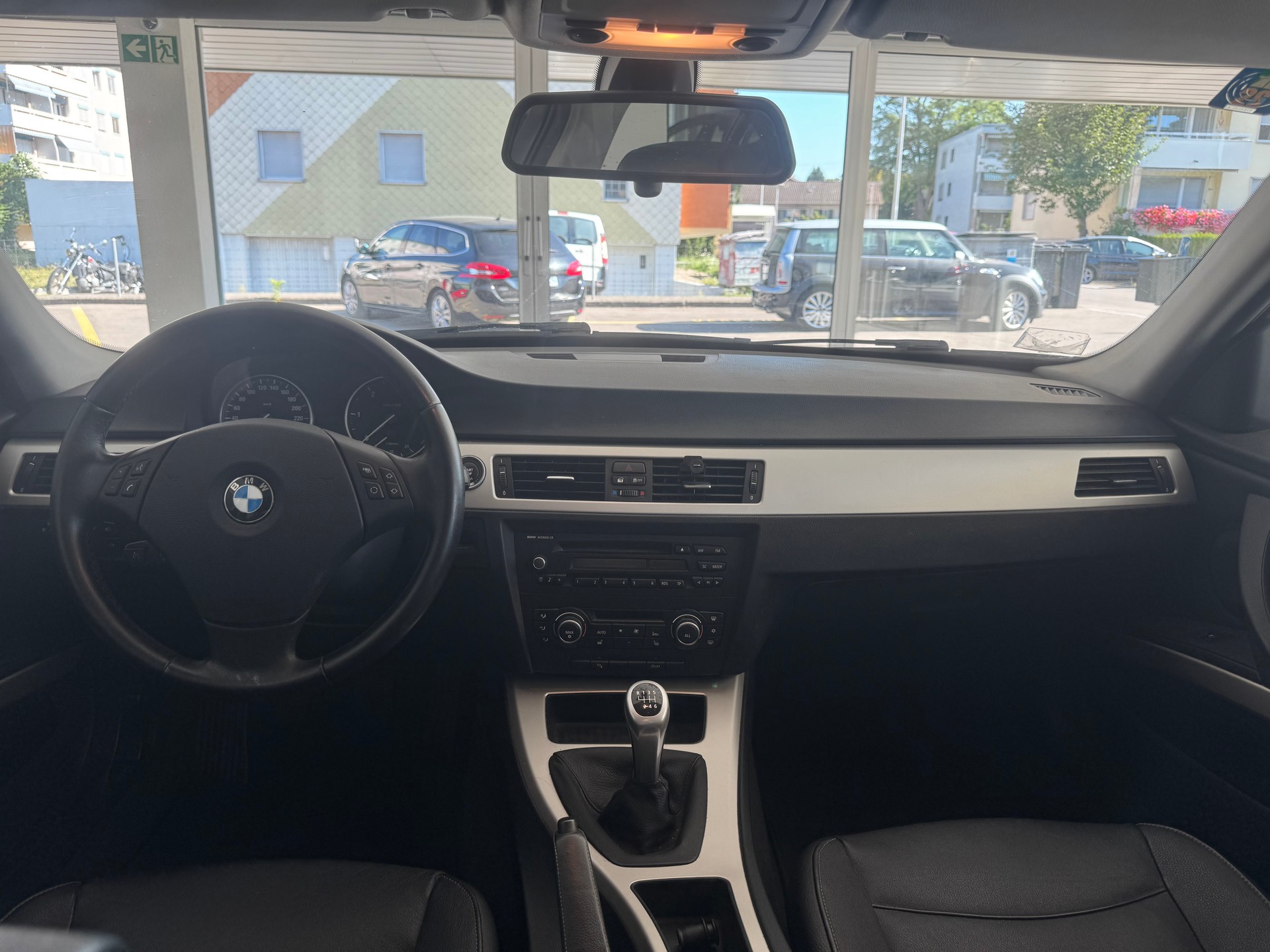 BMW 320d-image-16