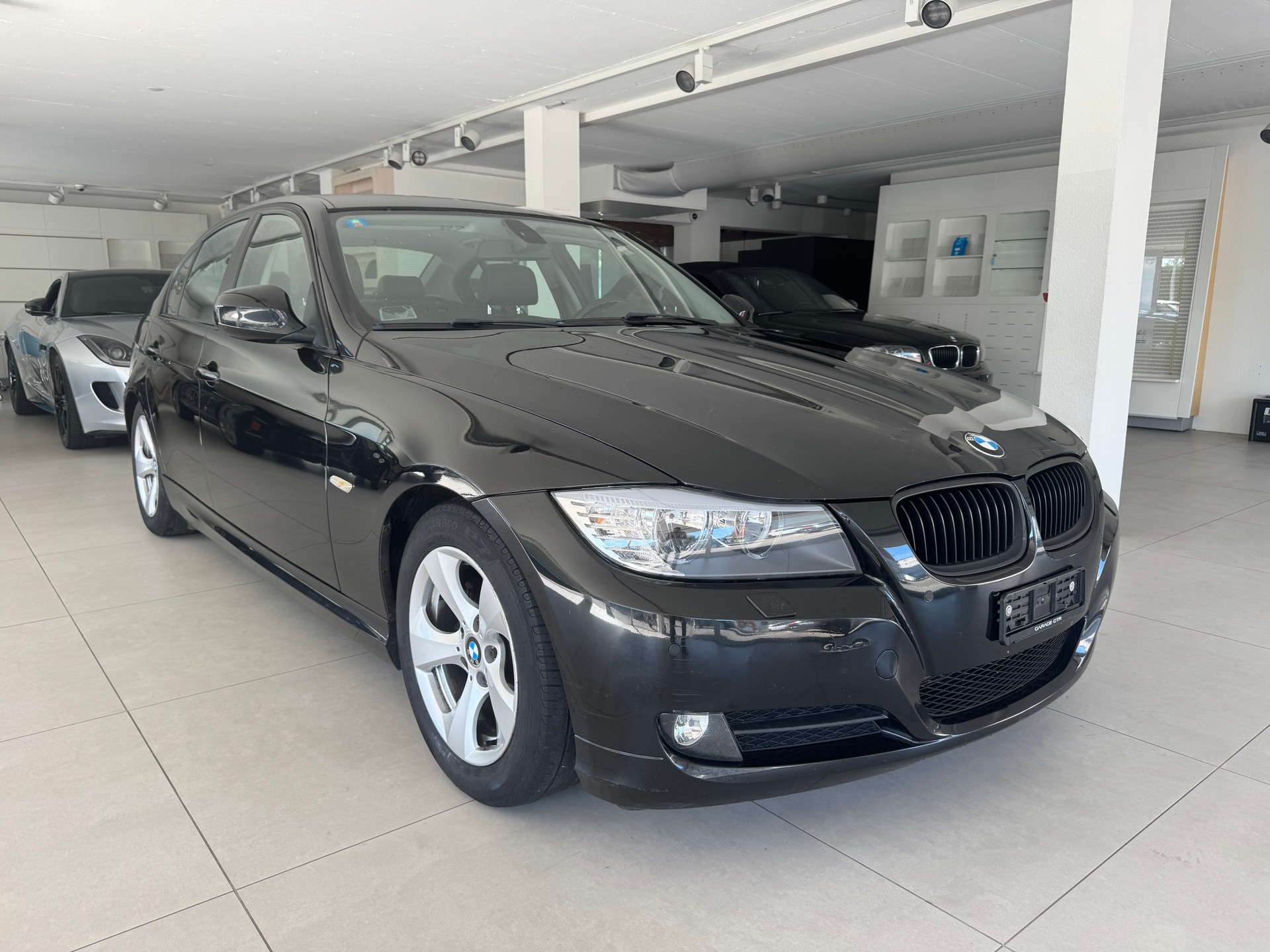 BMW 320d-image-1