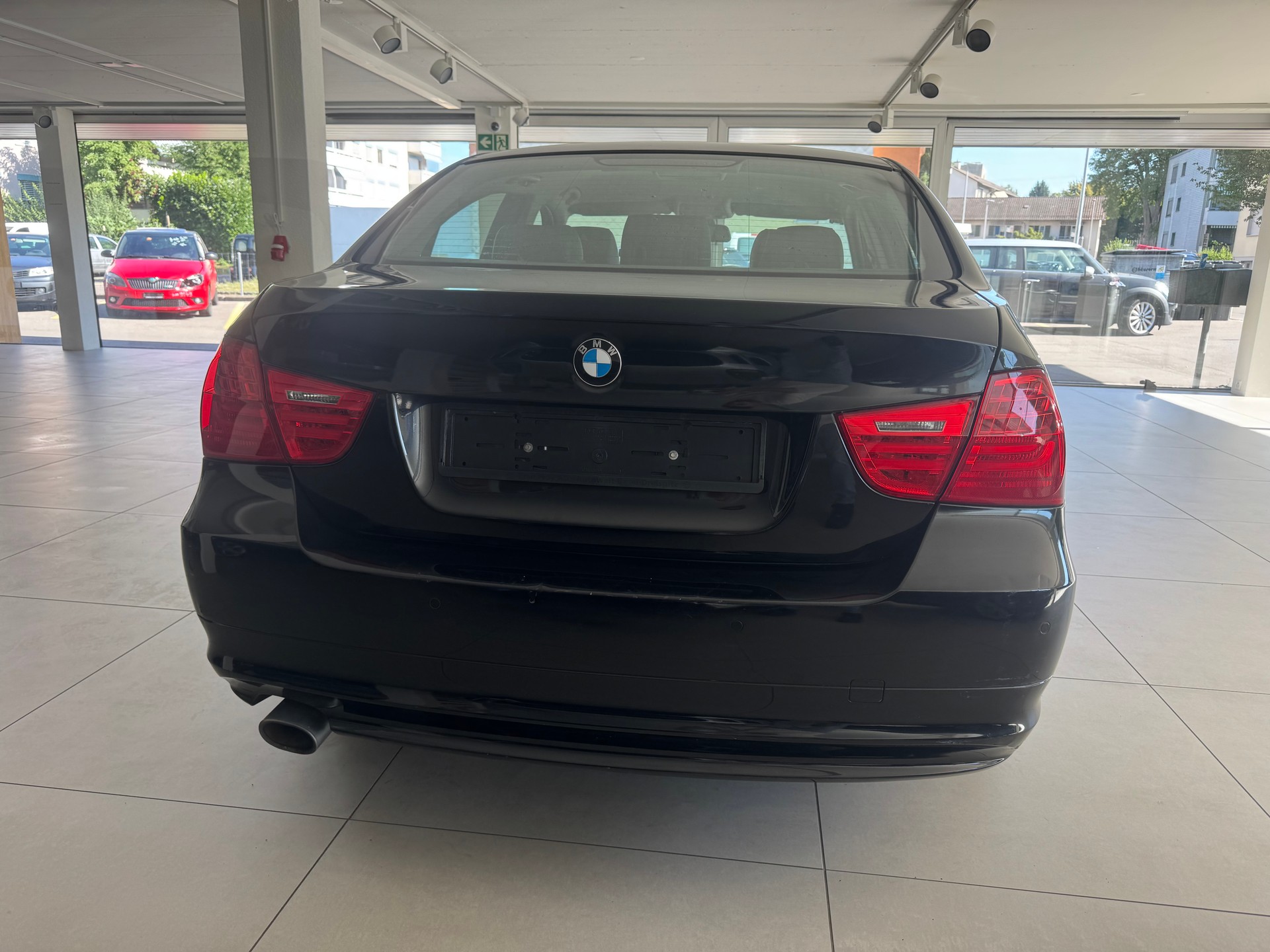 BMW 320d-image-7
