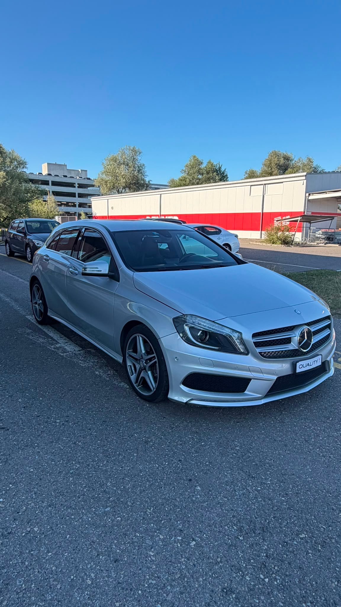 MERCEDES-BENZ A 250 AMG Line 4Matic 7G-DCT-image-2