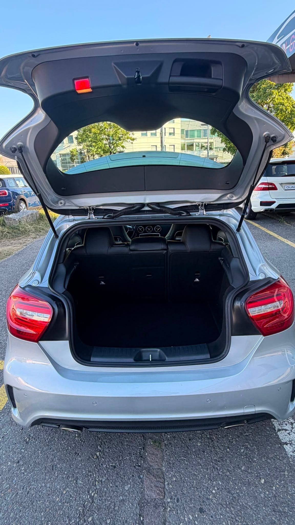 MERCEDES-BENZ A 250 AMG Line 4Matic 7G-DCT-image-5
