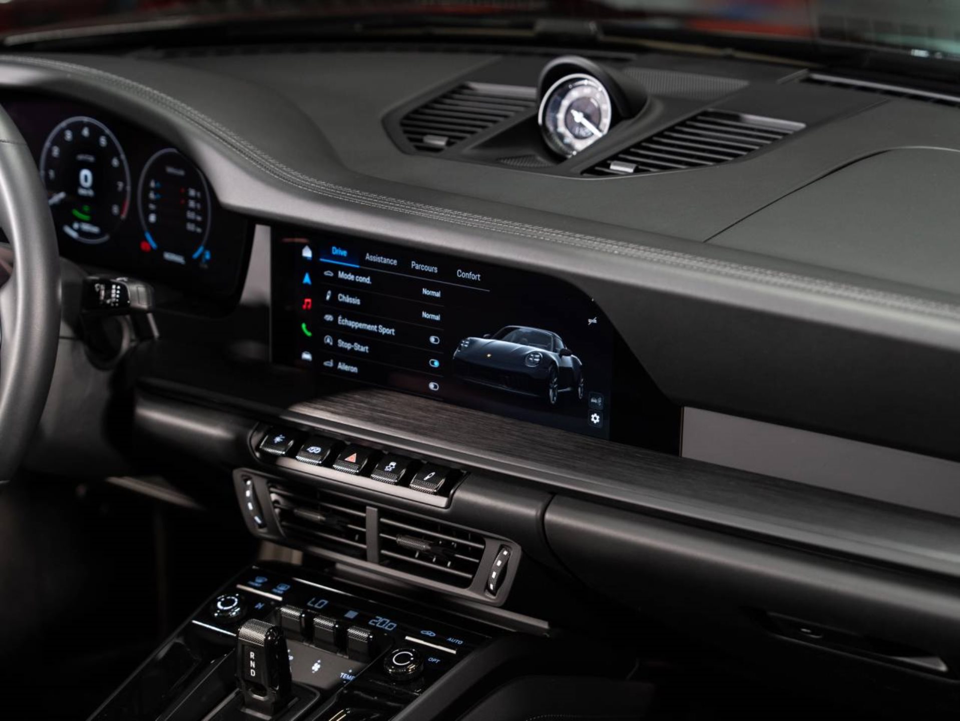 PORSCHE 911 Targa 4 GTS-image-11