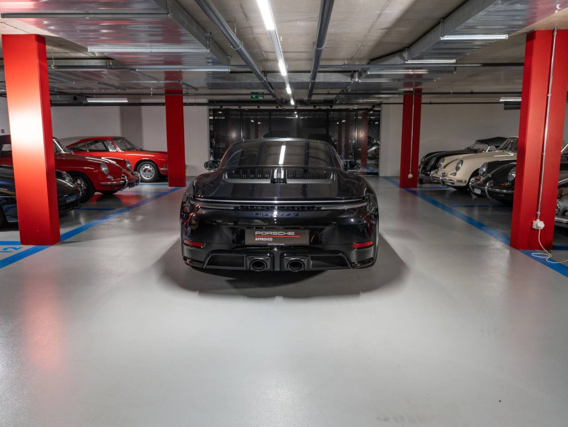 PORSCHE 911 Targa 4 GTS-image-5
