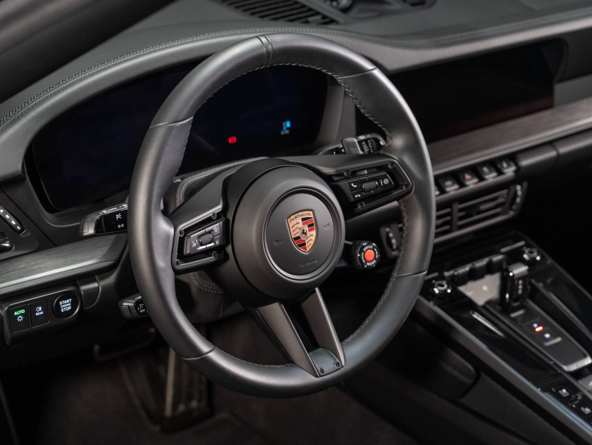 PORSCHE 911 Targa 4 GTS-image-3