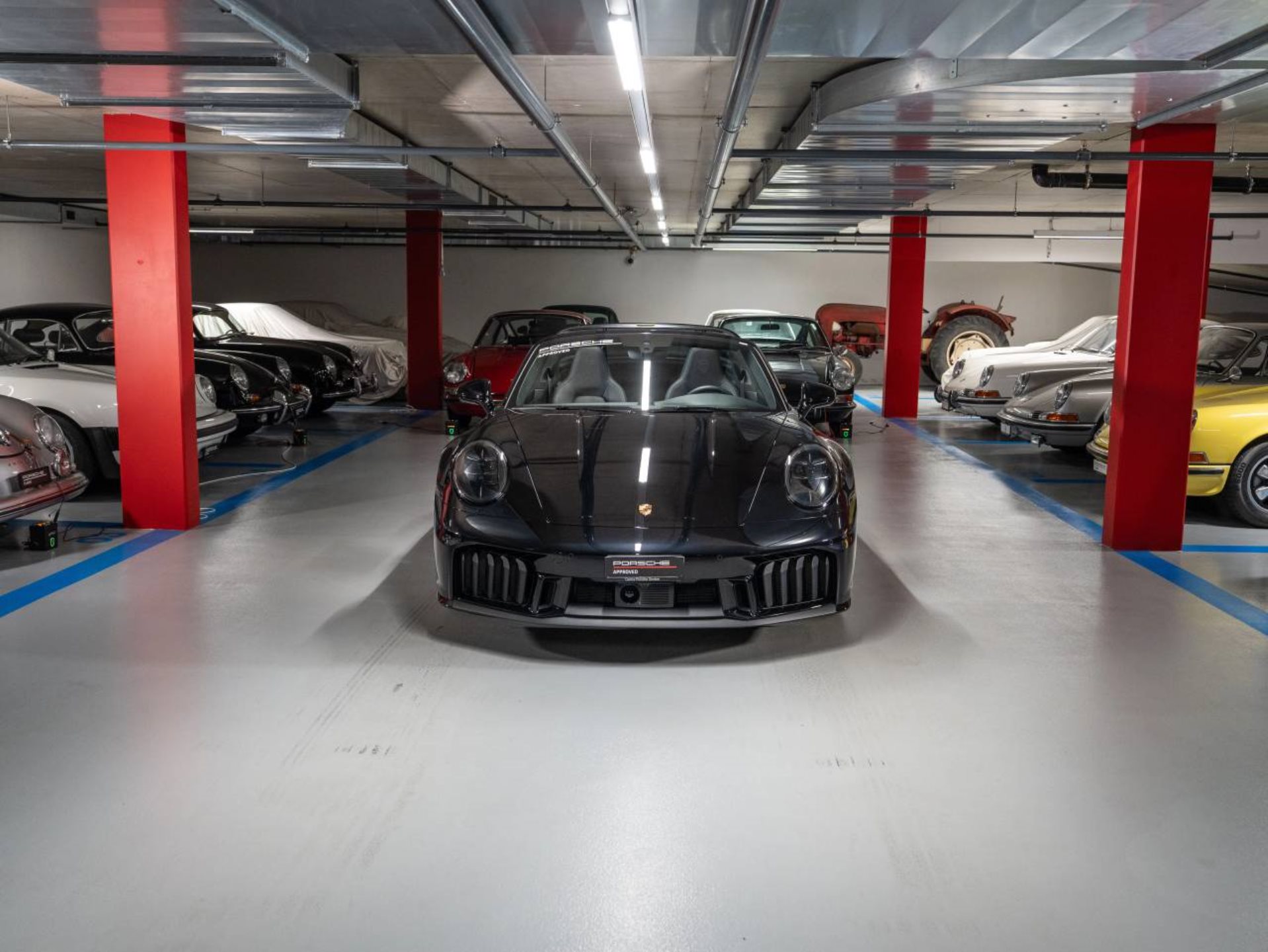 PORSCHE 911 Targa 4 GTS-image-1