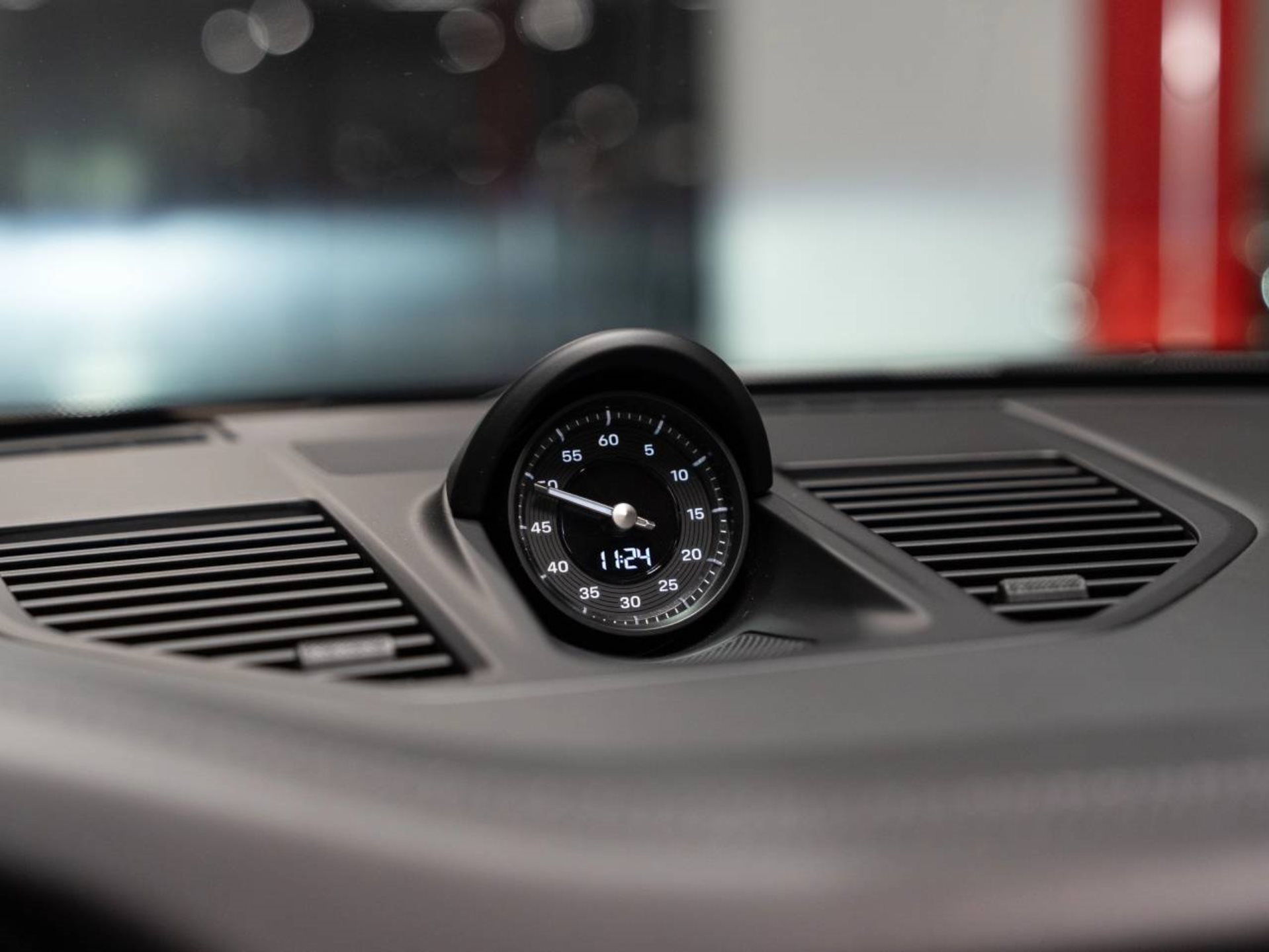 PORSCHE 911 Targa 4 GTS-image-9