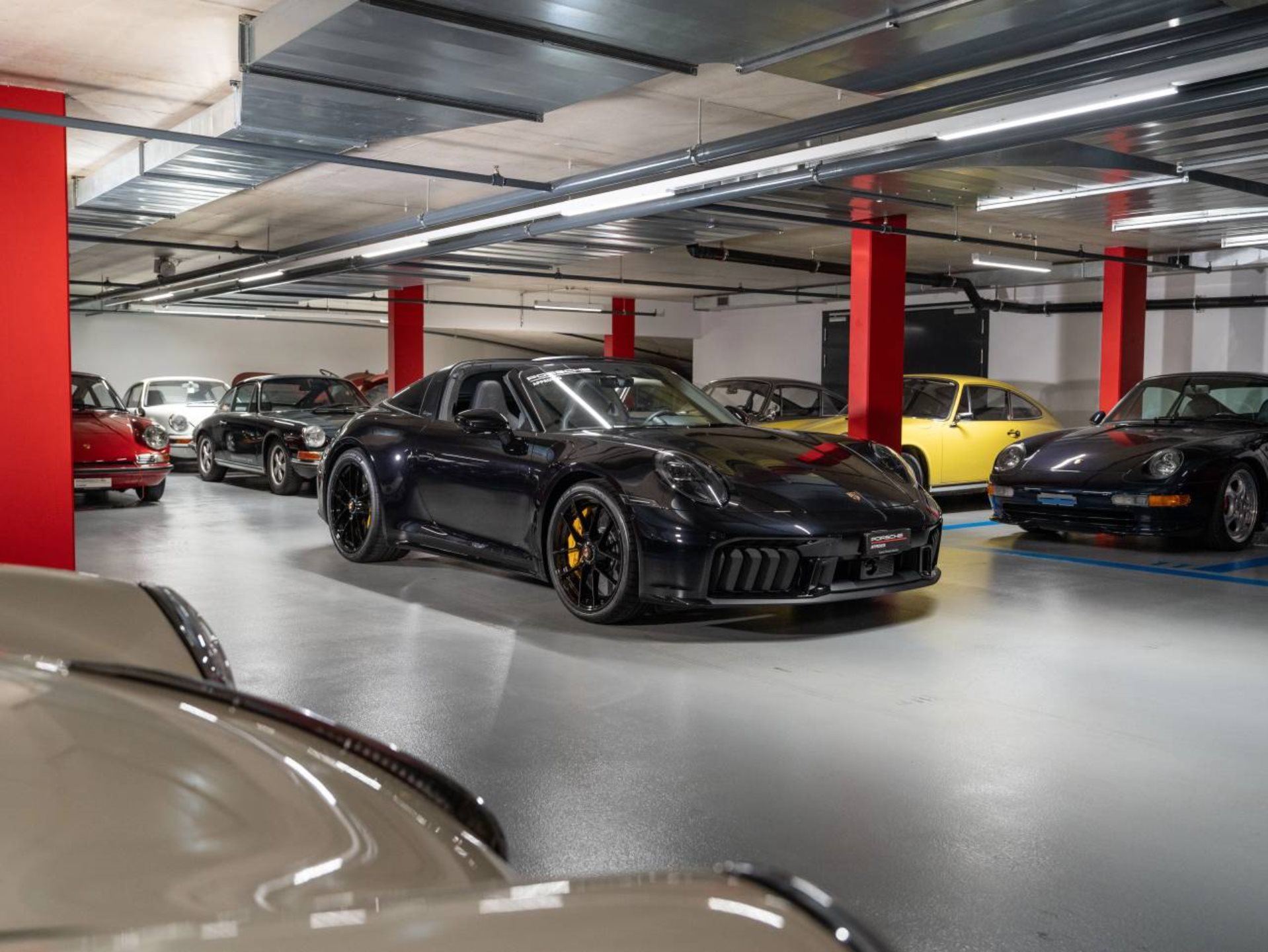 PORSCHE 911 Targa 4 GTS-image-6