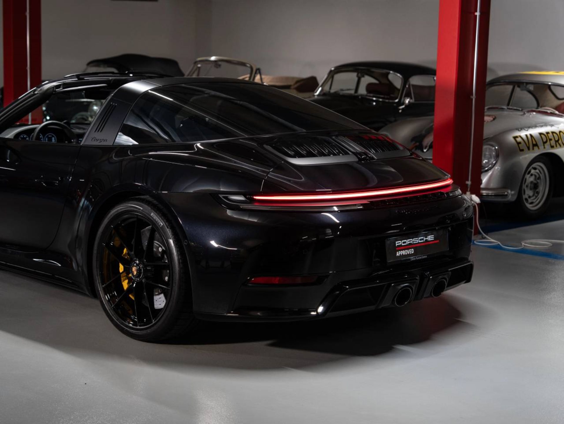 PORSCHE 911 Targa 4 GTS-image-21
