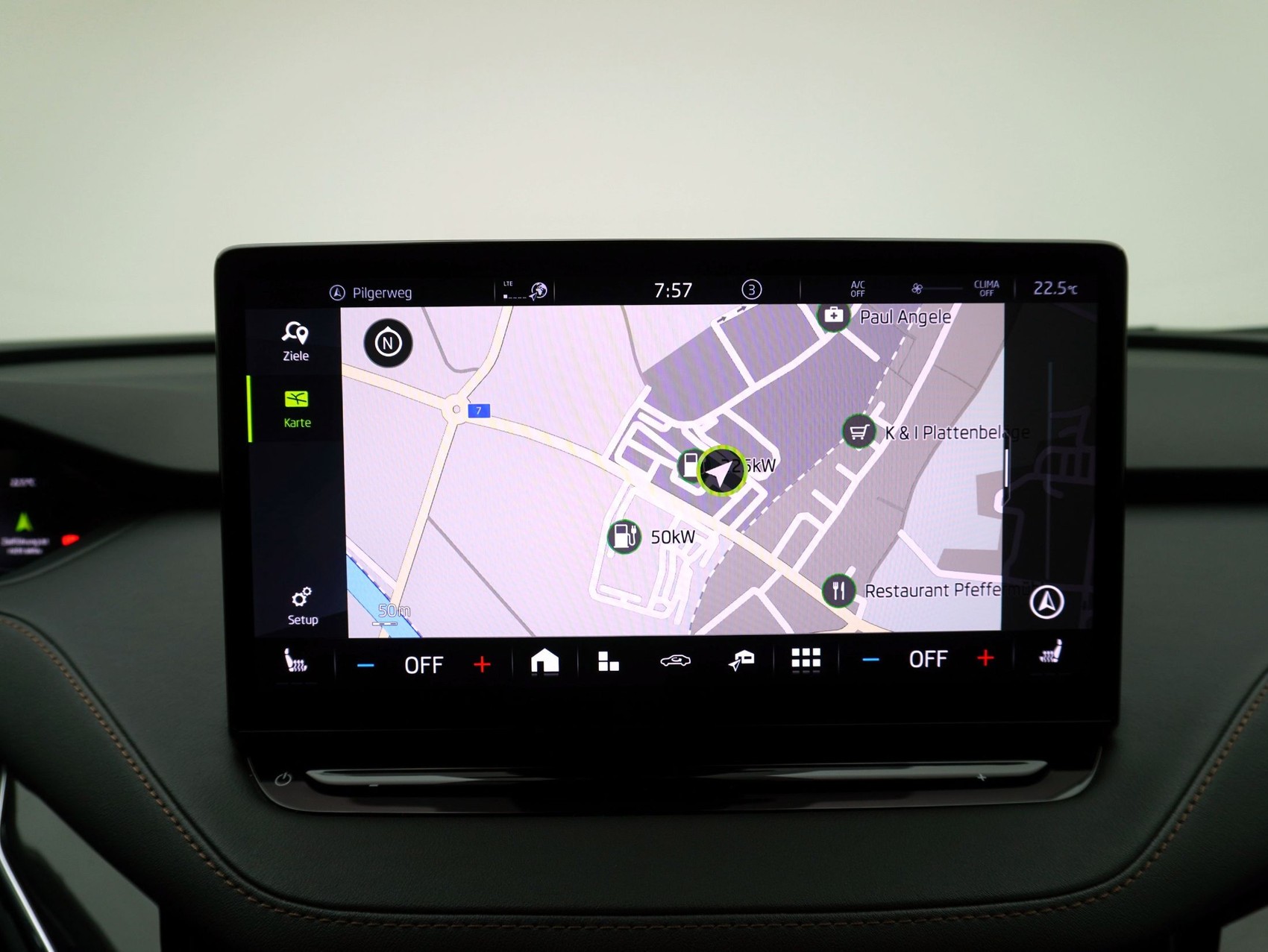 SKODA Enyaq iV 80 Suite-image-21