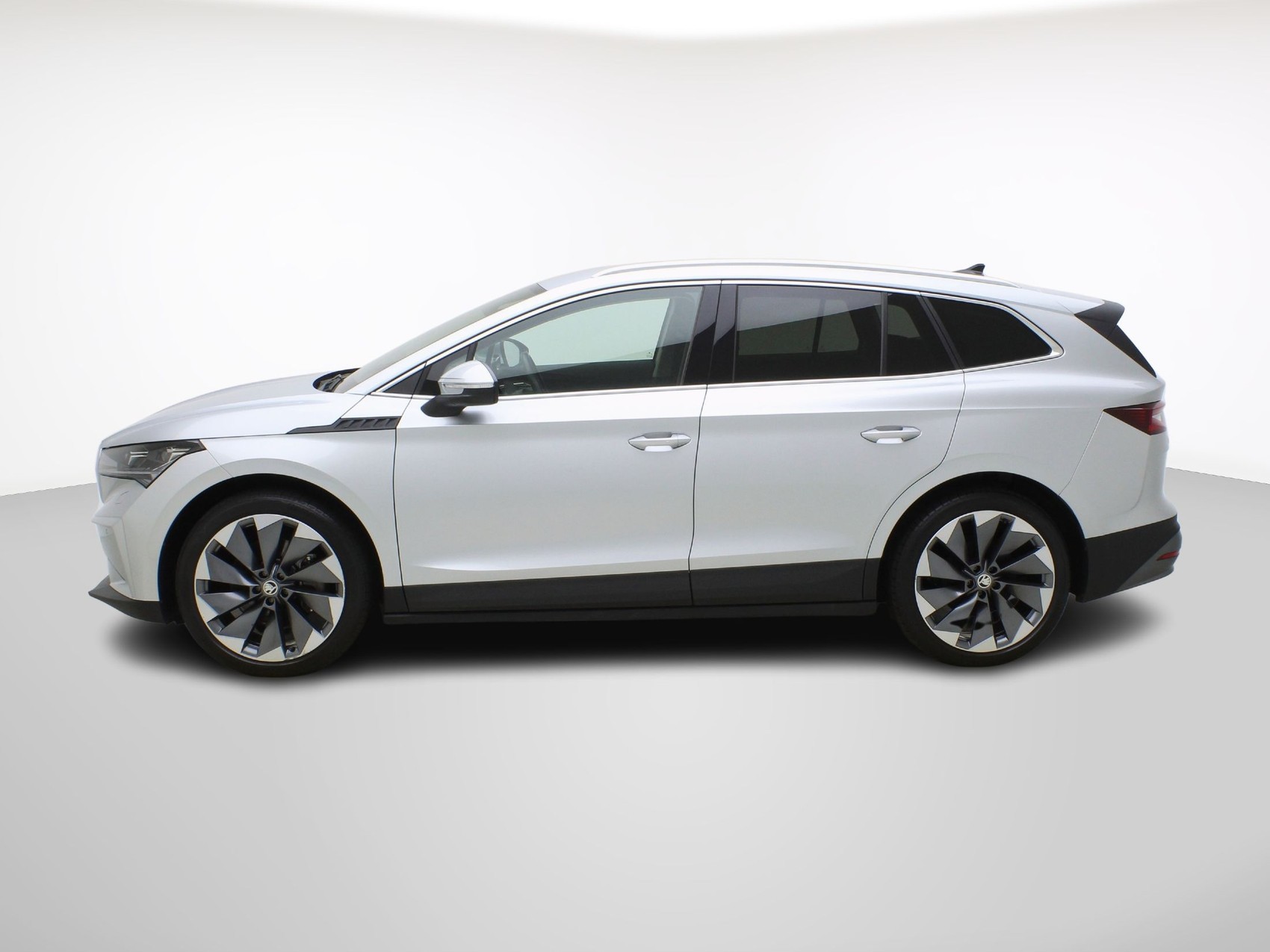 SKODA Enyaq iV 80 Suite-showroom-element-2